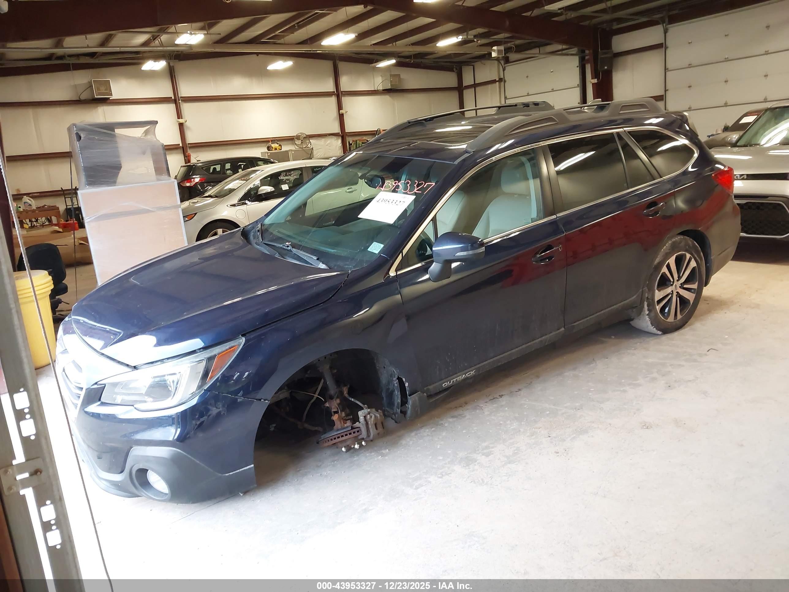SUBARU OUTBACK image 2