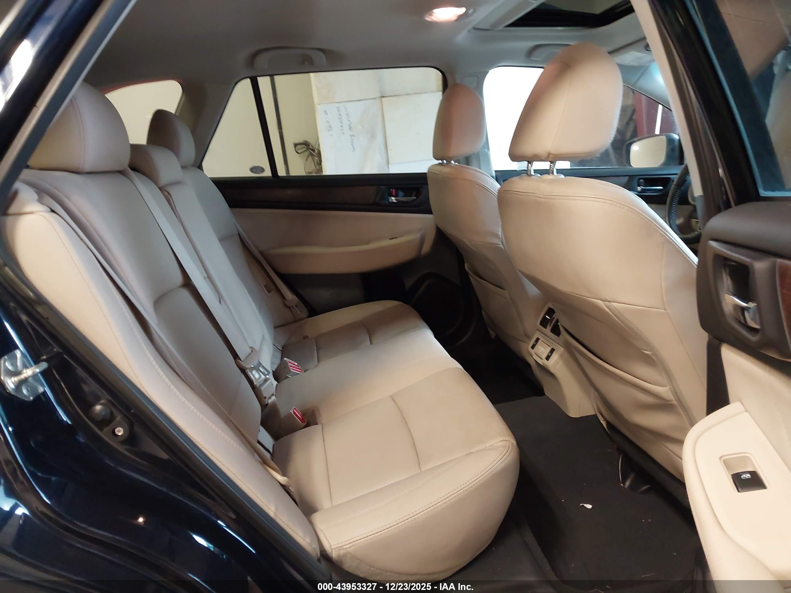 SUBARU OUTBACK image 8