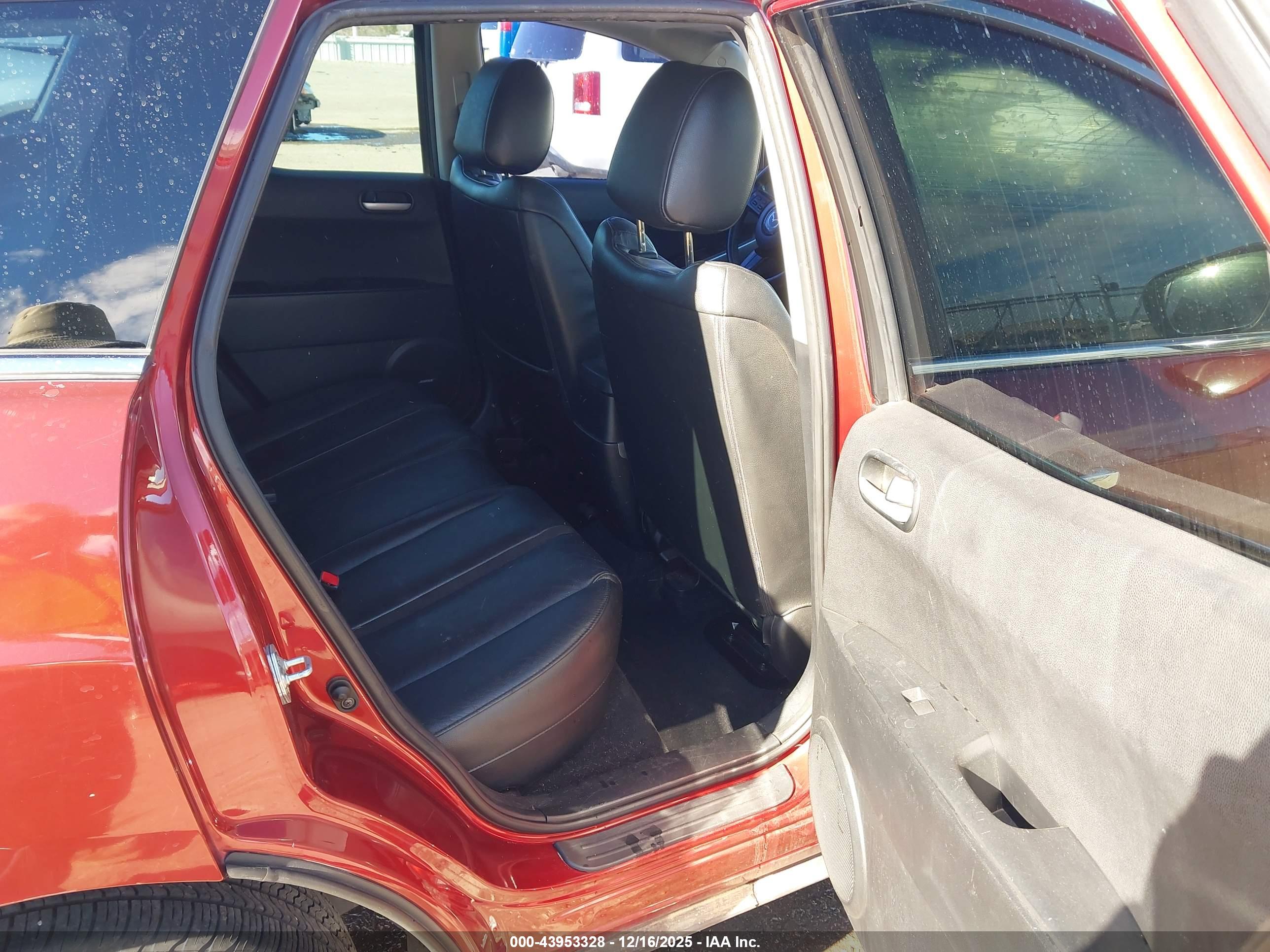 MAZDA CX-7 image 8