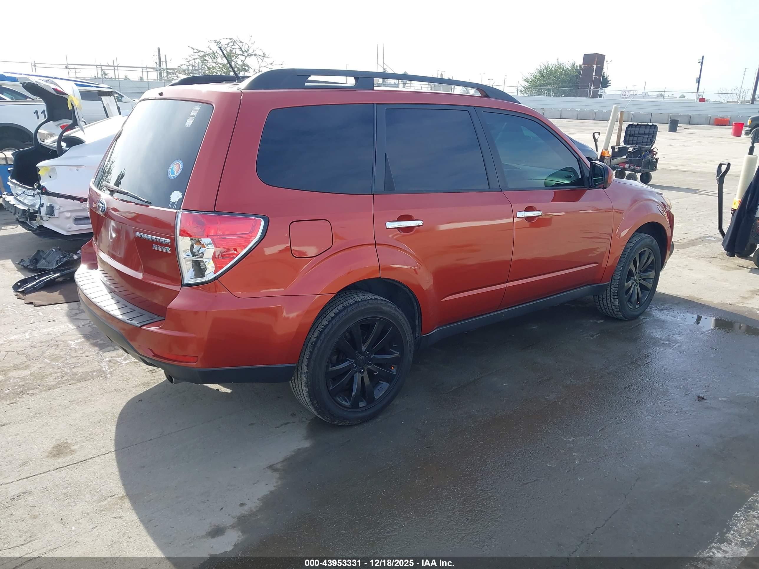 SUBARU FORESTER image 4