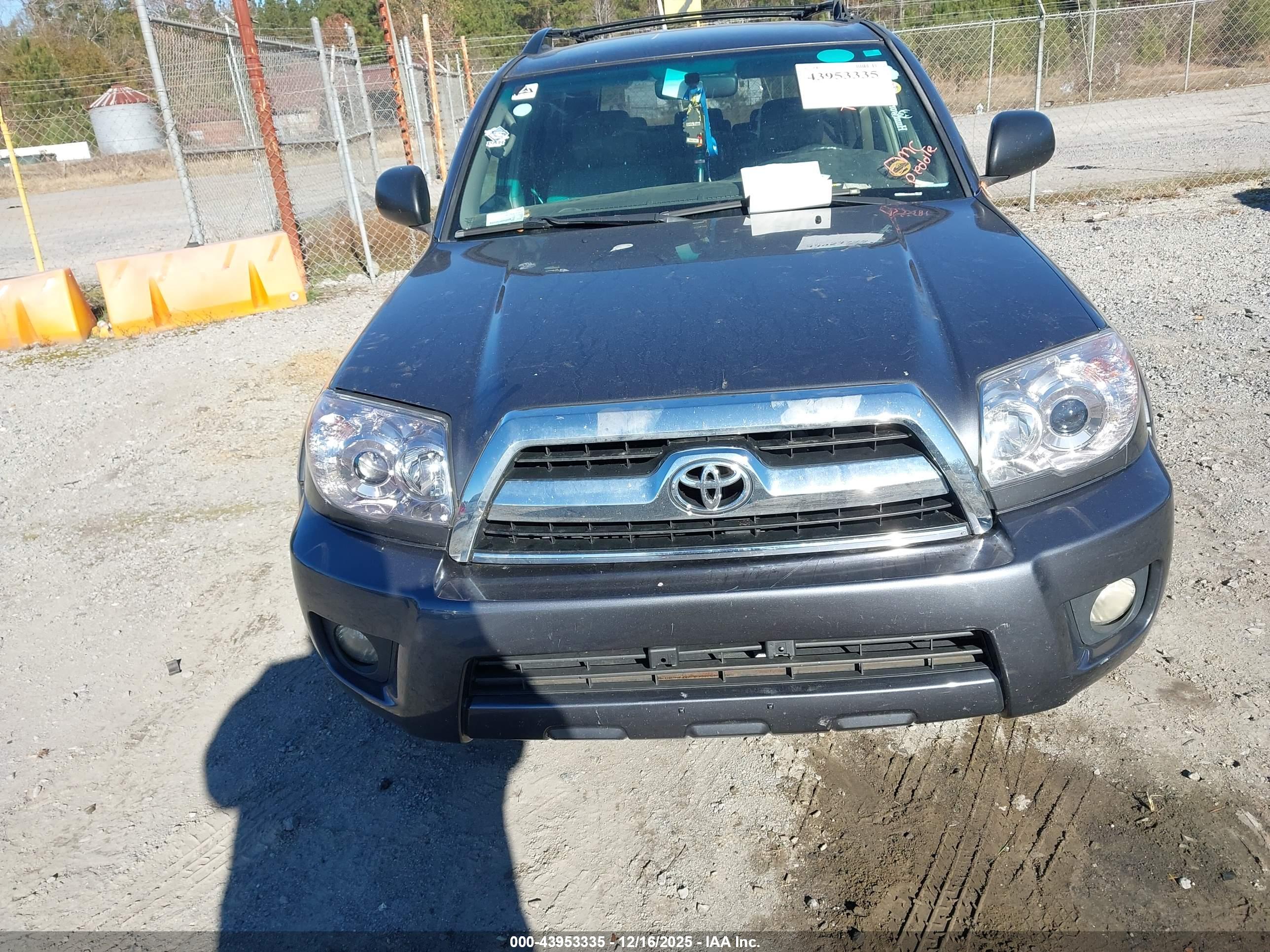 TOYOTA 4RUNNER image 6