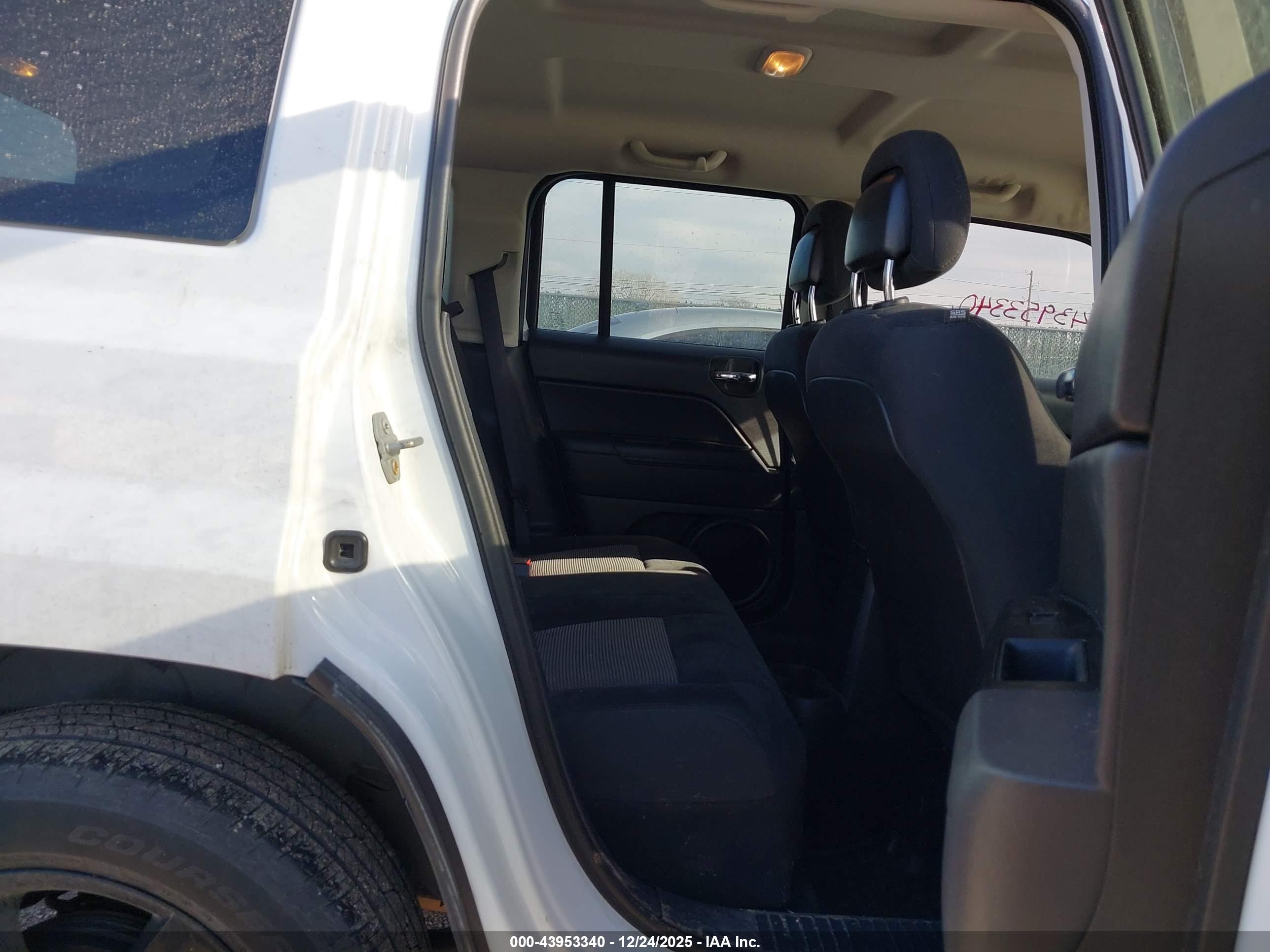JEEP PATRIOT image 8