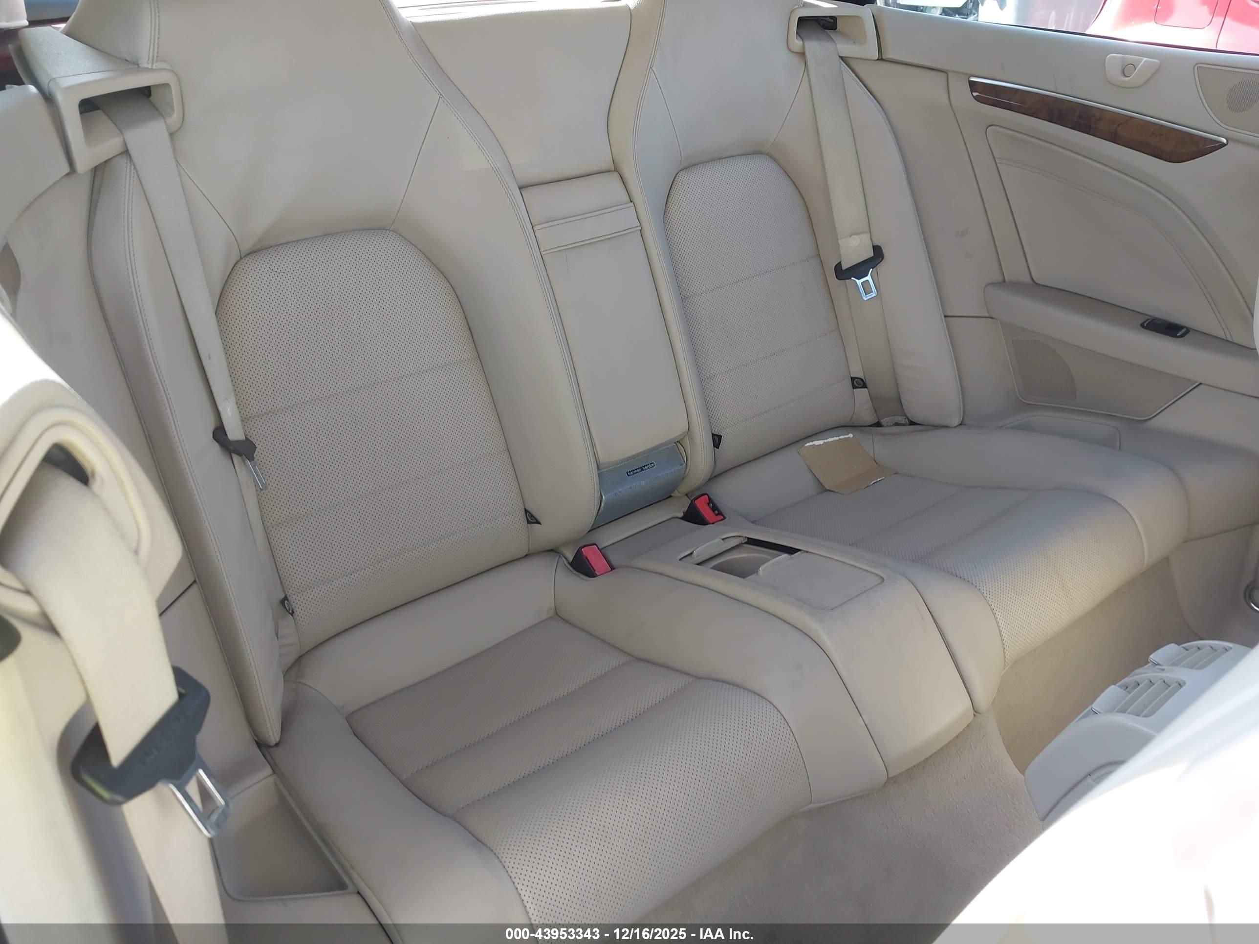 MERCEDES-BENZ E image 8