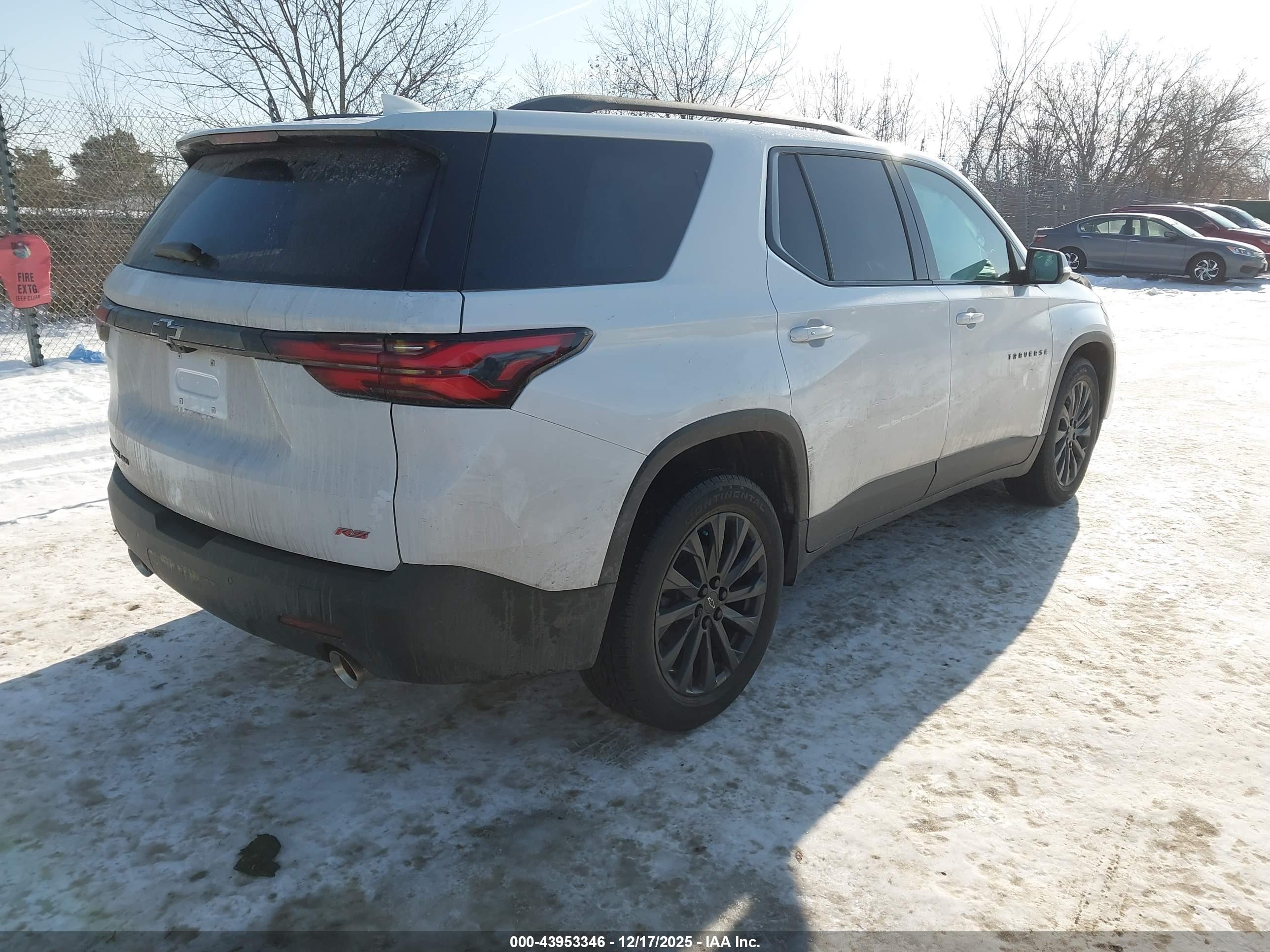 CHEVROLET TRAVERSE image 4