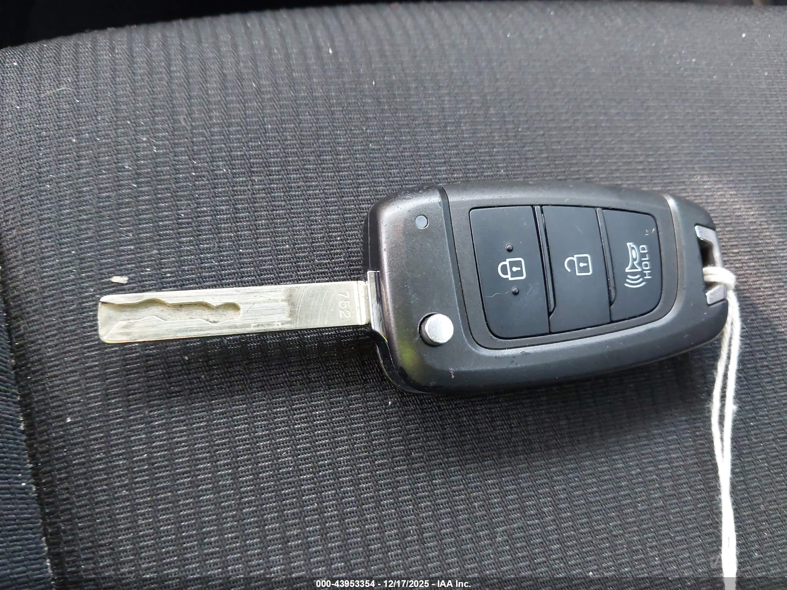 HYUNDAI VENUE image 11
