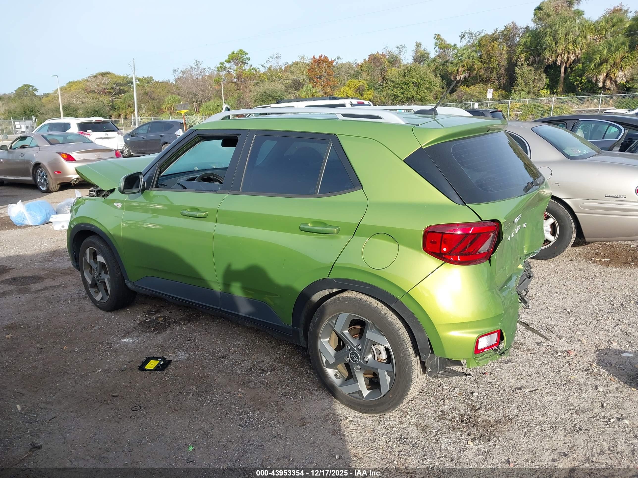 HYUNDAI VENUE image 3
