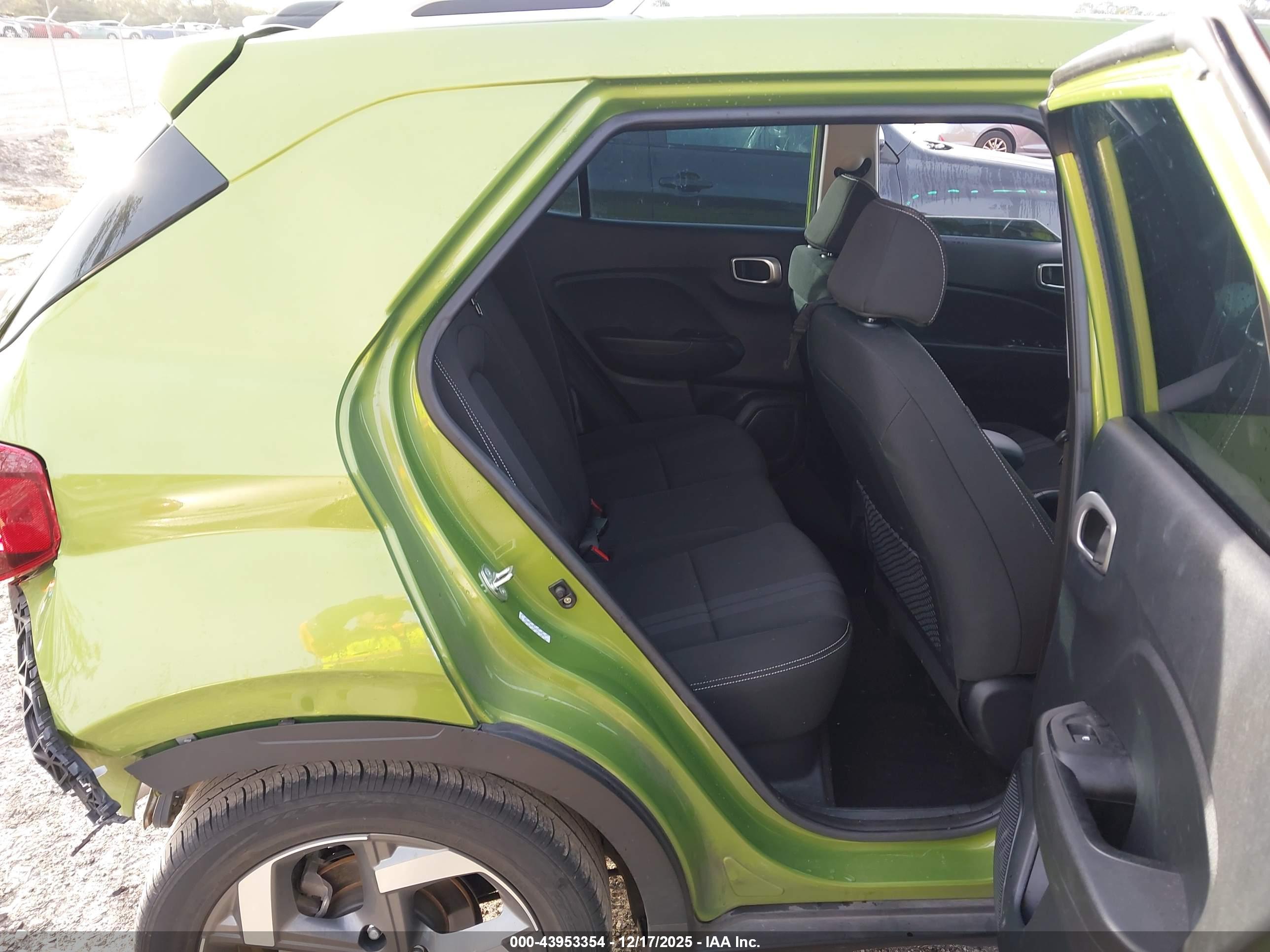 HYUNDAI VENUE image 8
