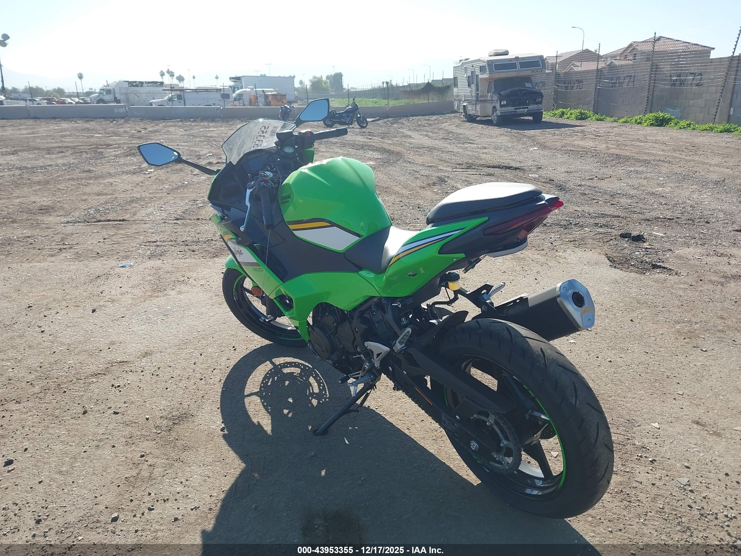 KAWASAKI EX500 image 3