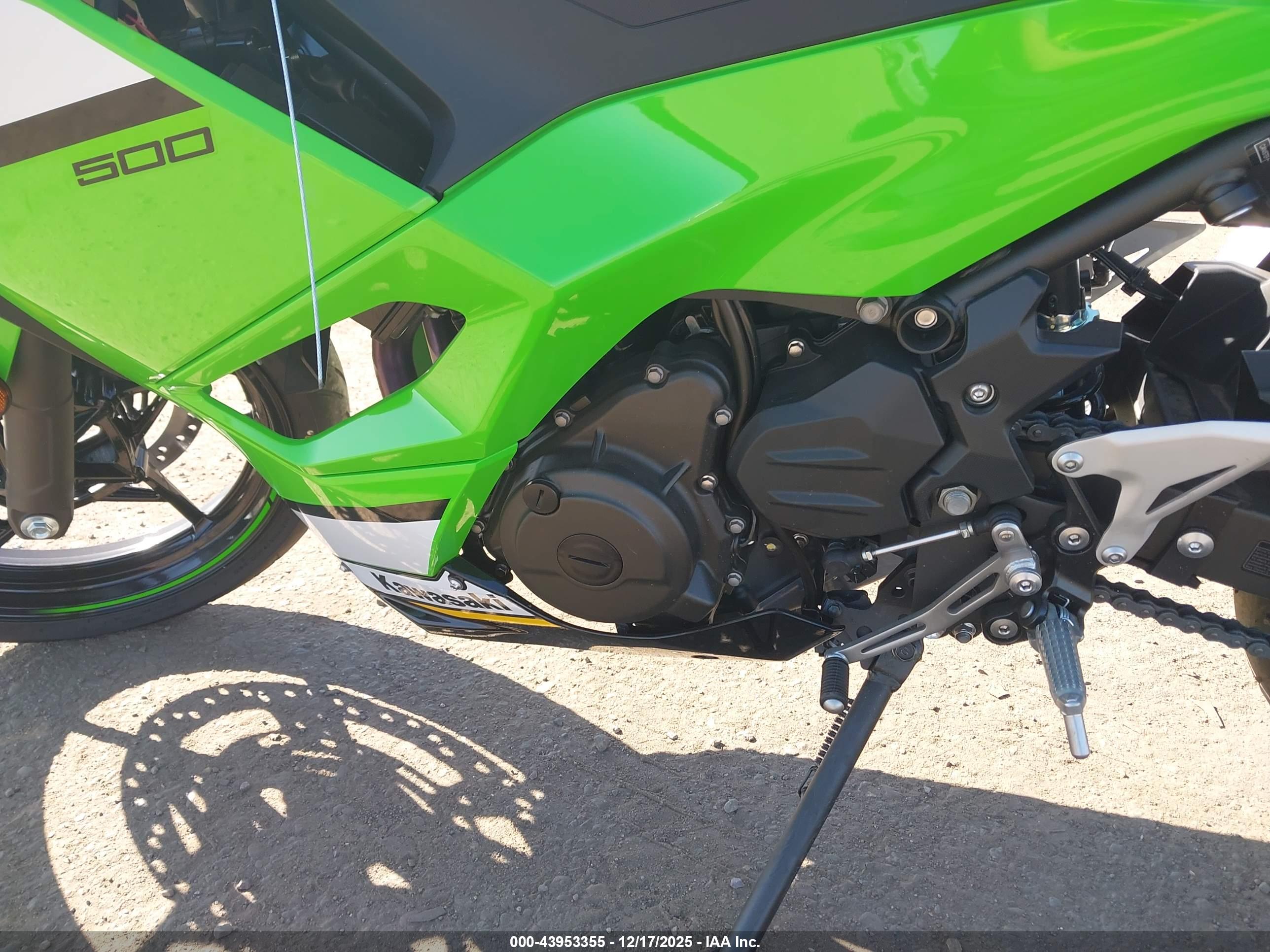 KAWASAKI EX500 image 9