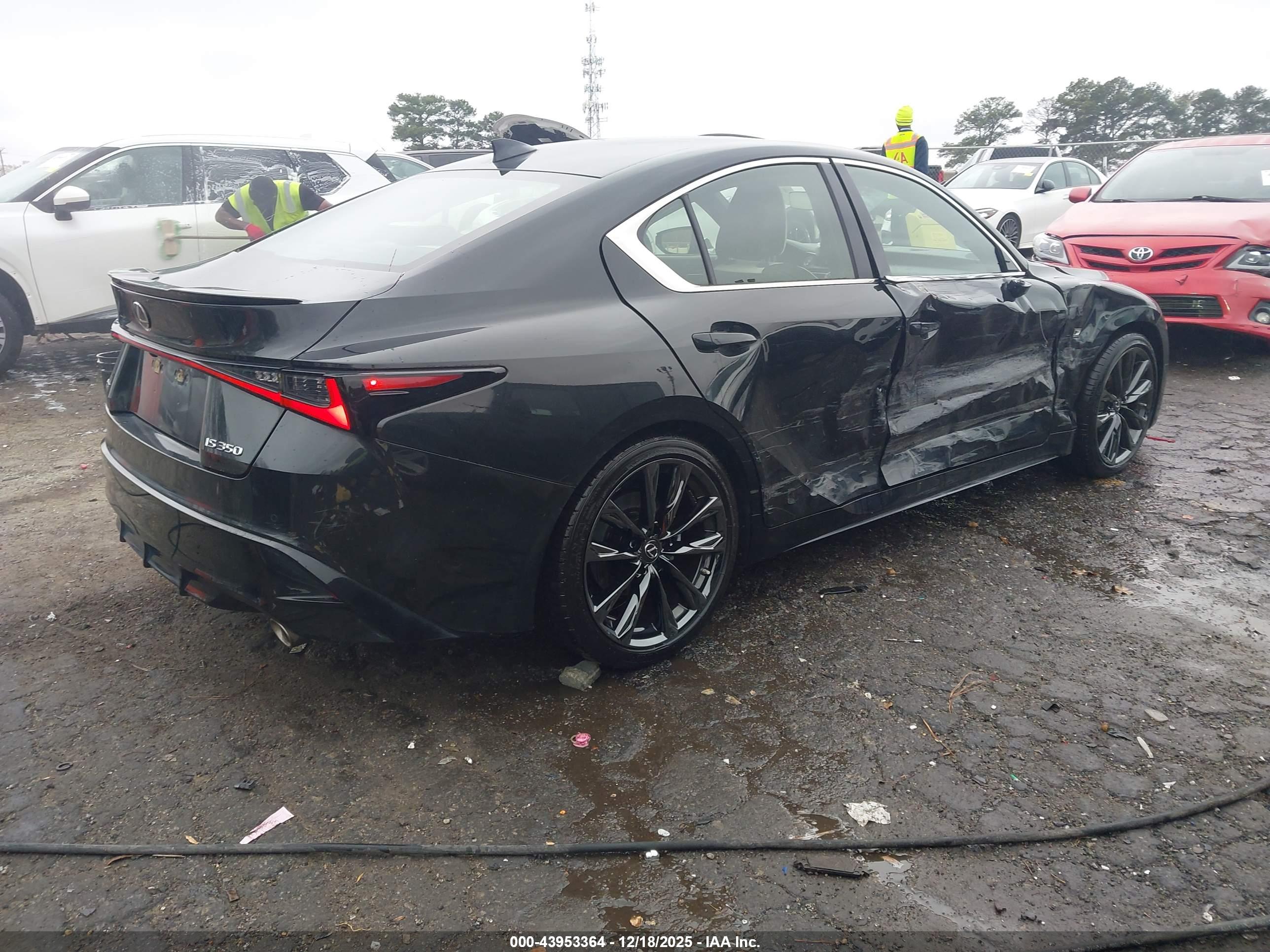 LEXUS IS image 4