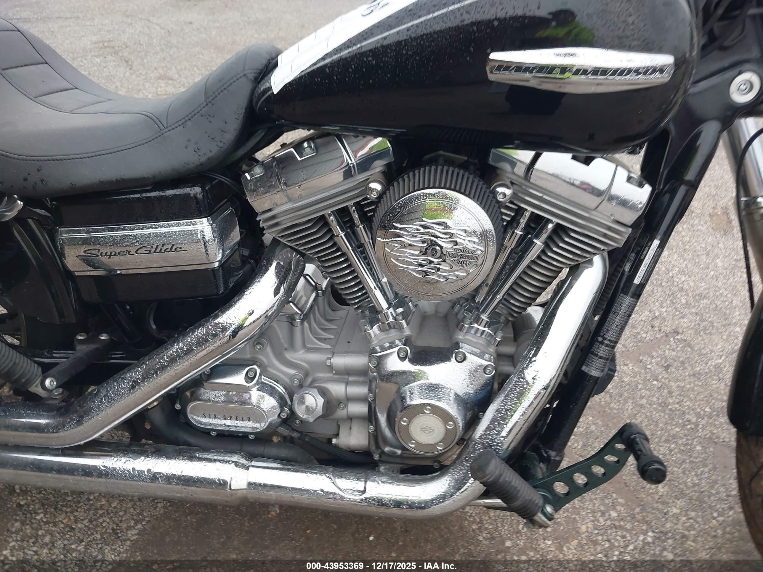 HARLEY-DAVIDSON FXDC image 8