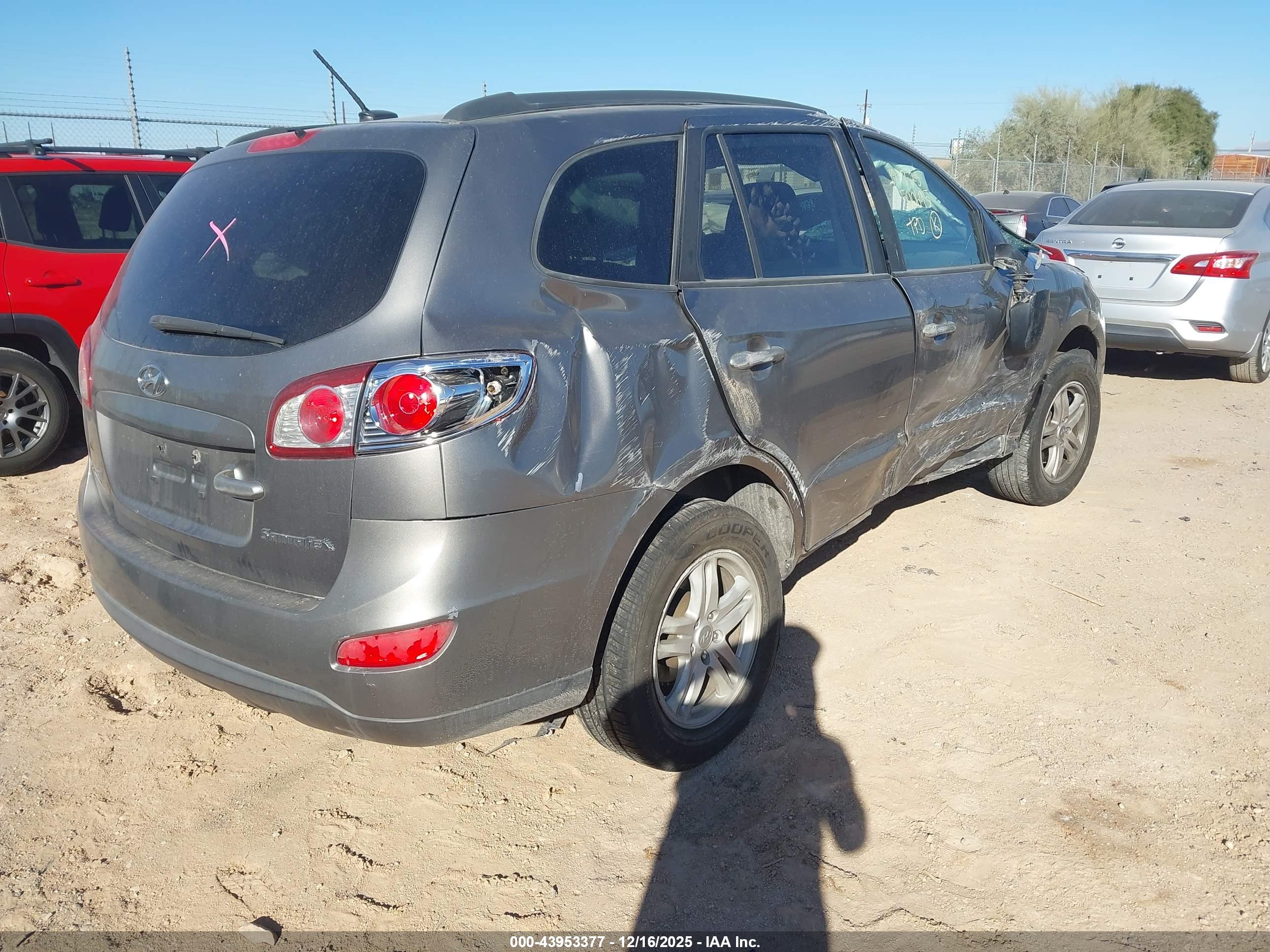 HYUNDAI SANTA image 4