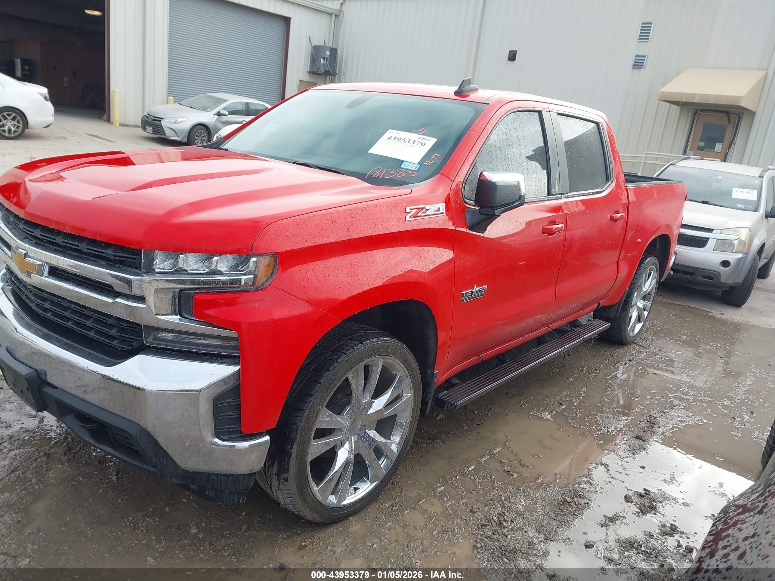 CHEVROLET SILVERADO image 2