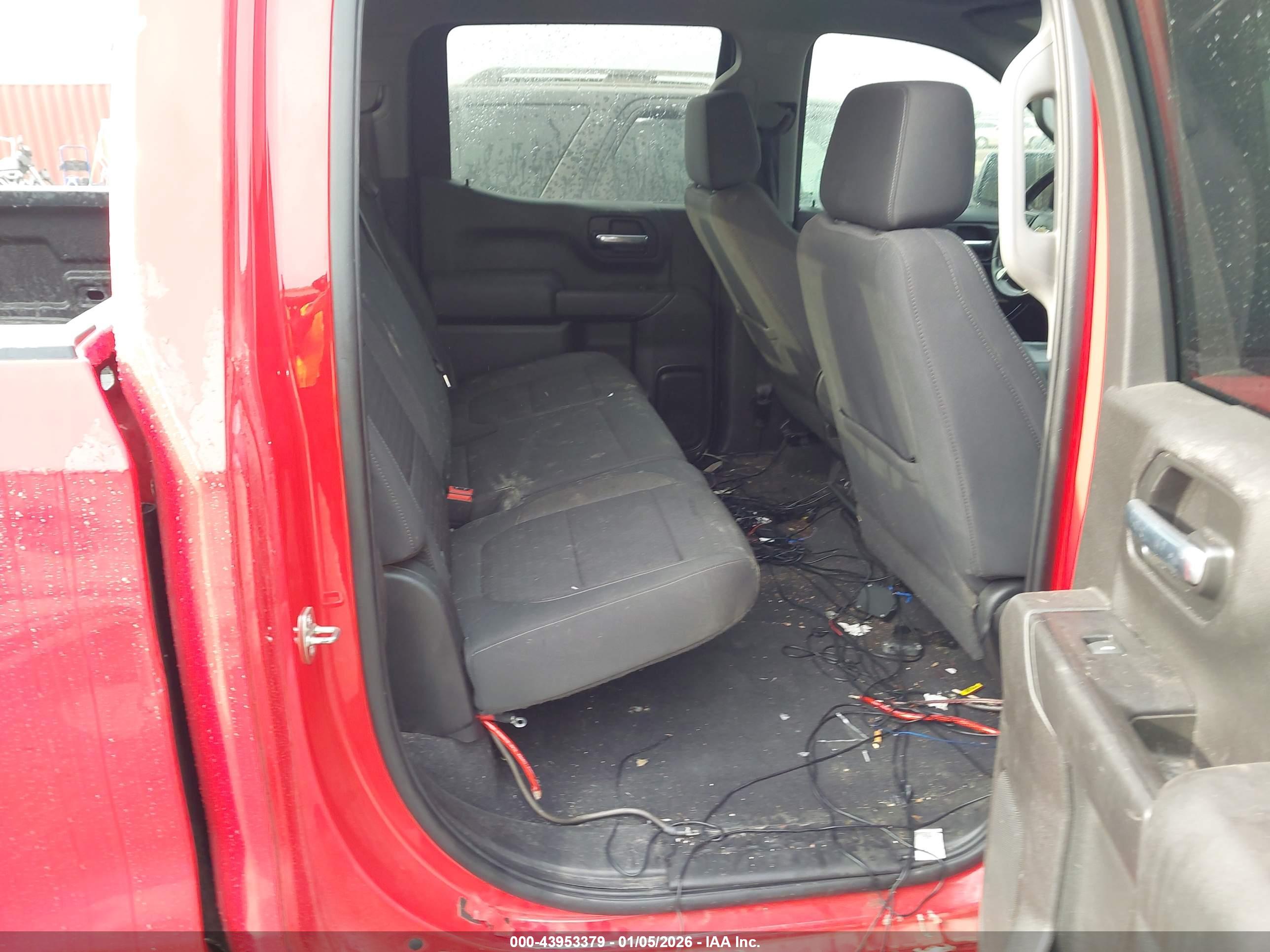 CHEVROLET SILVERADO image 8