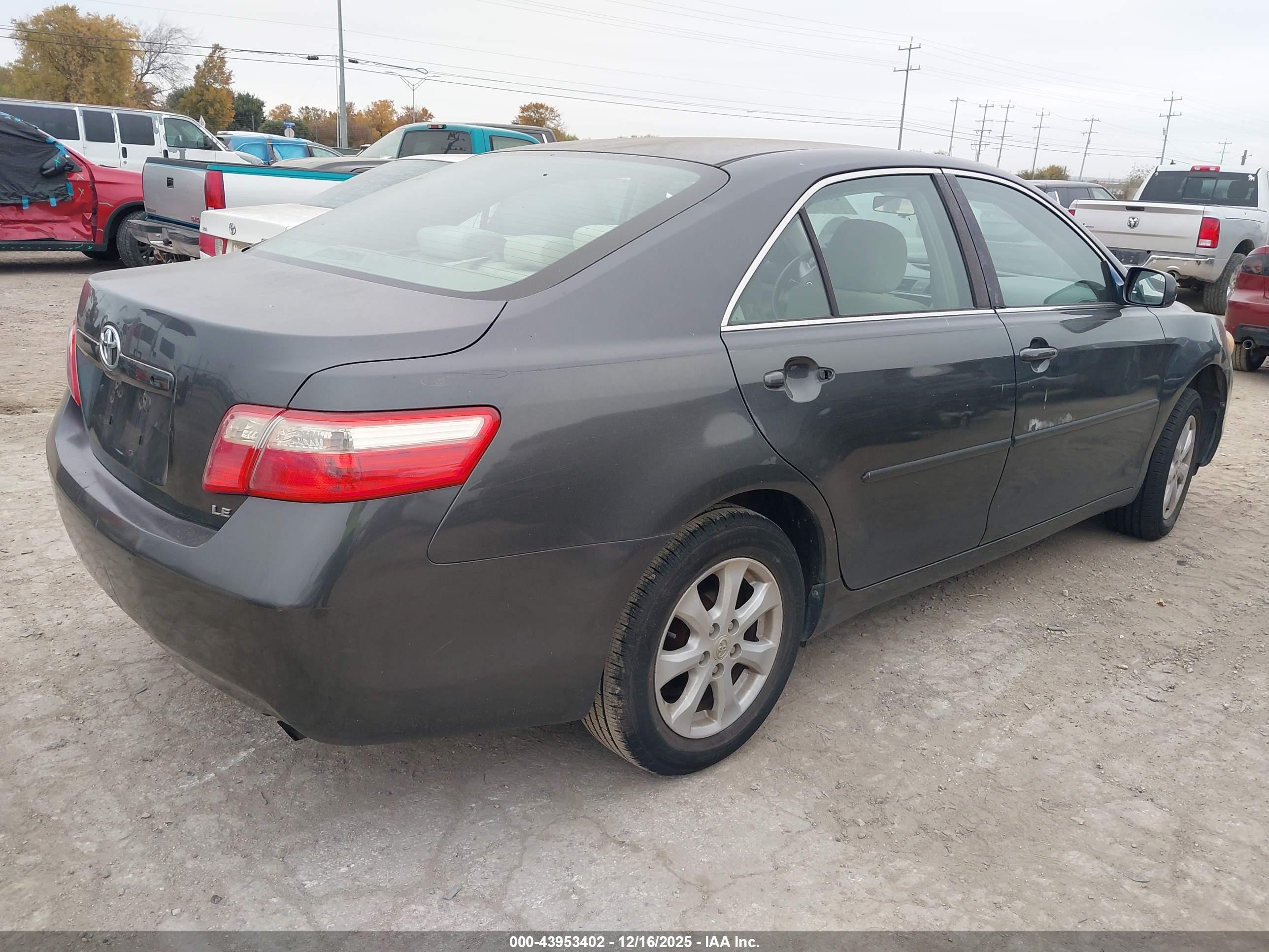 TOYOTA CAMRY image 4