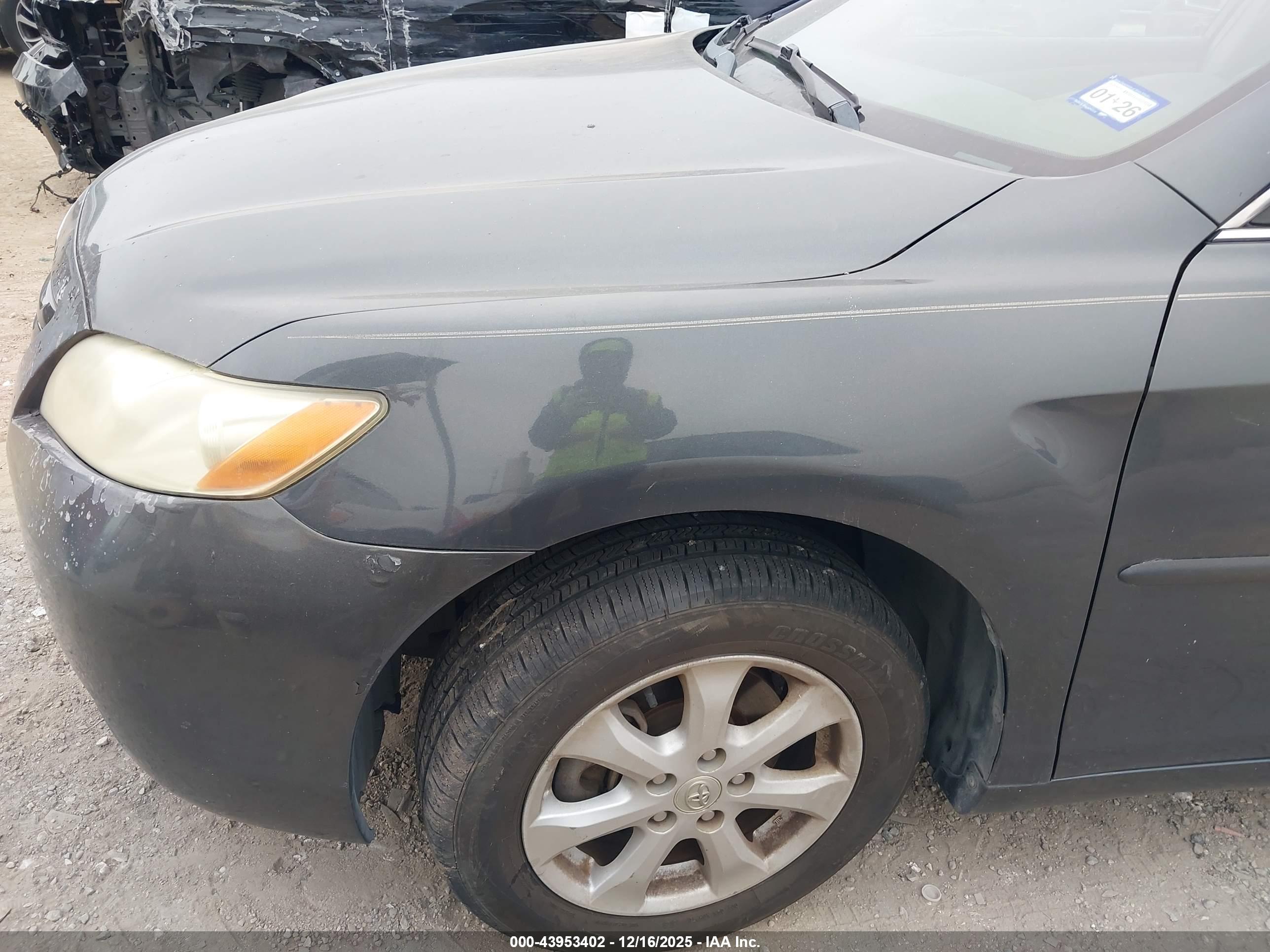 TOYOTA CAMRY image 6