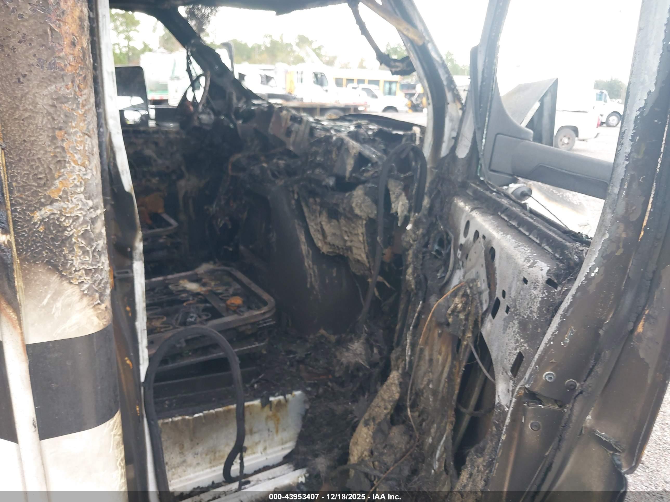 FORD E-450 image 5