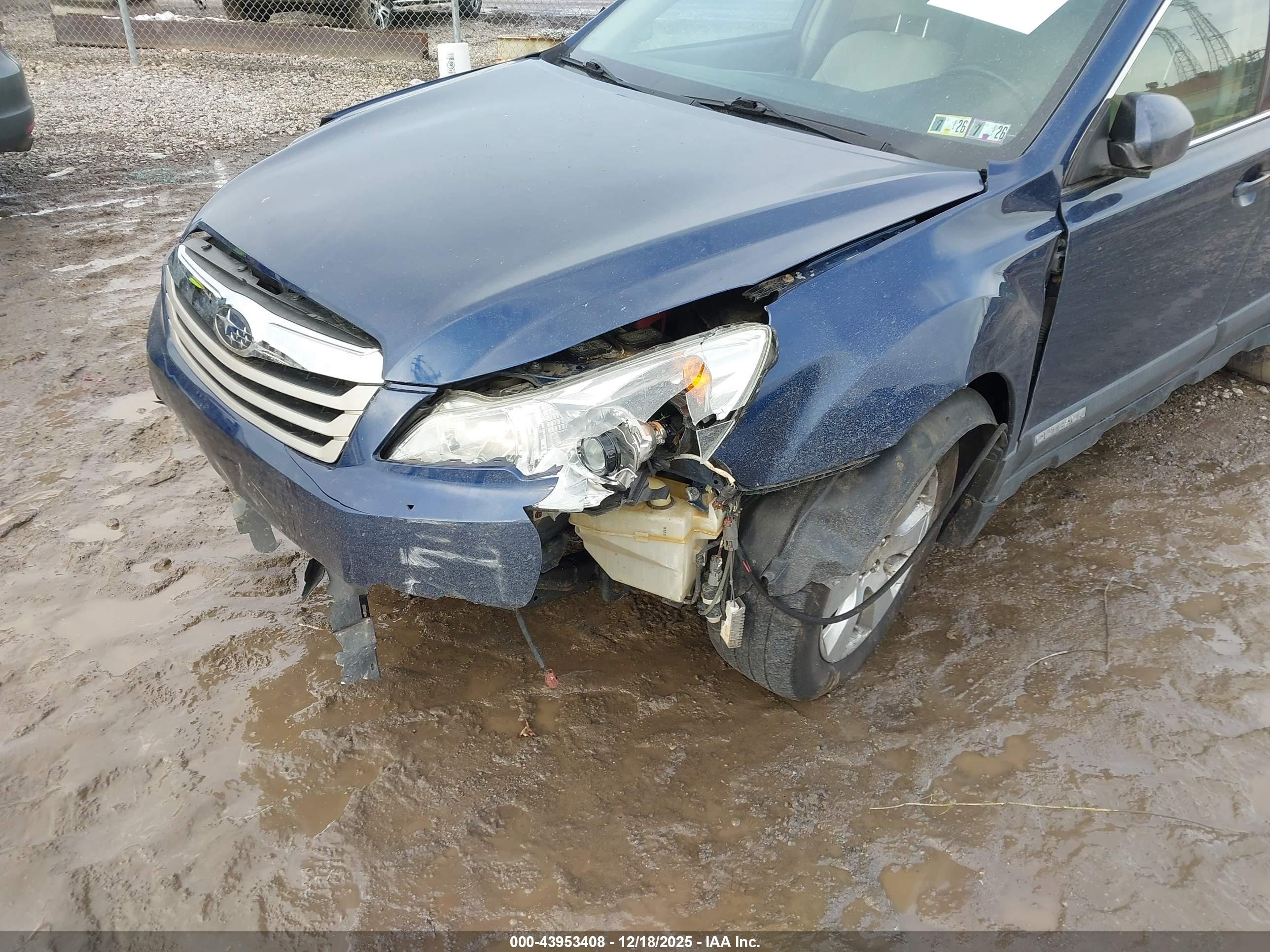 SUBARU OUTBACK image 6