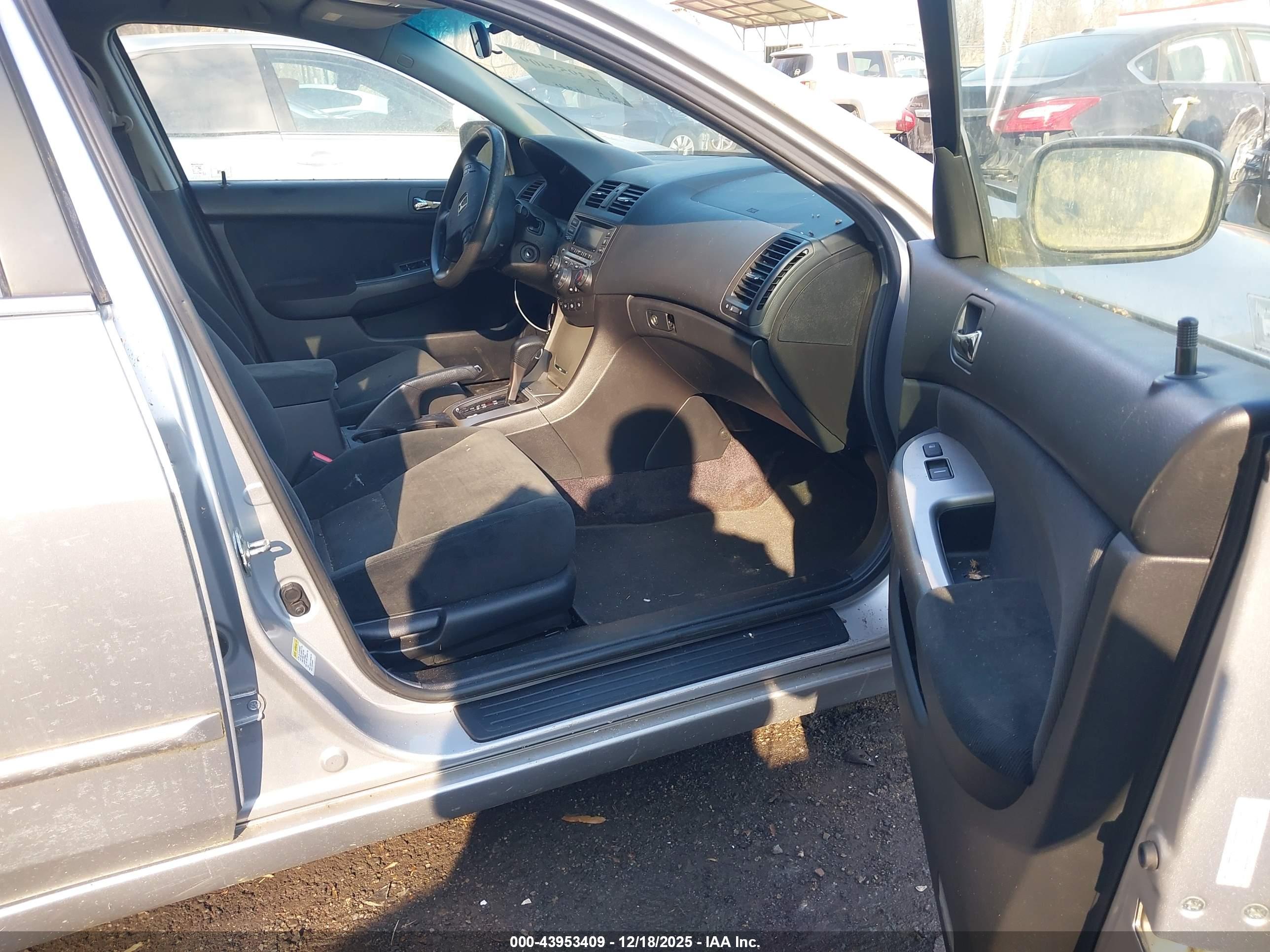 HONDA ACCORD image 5