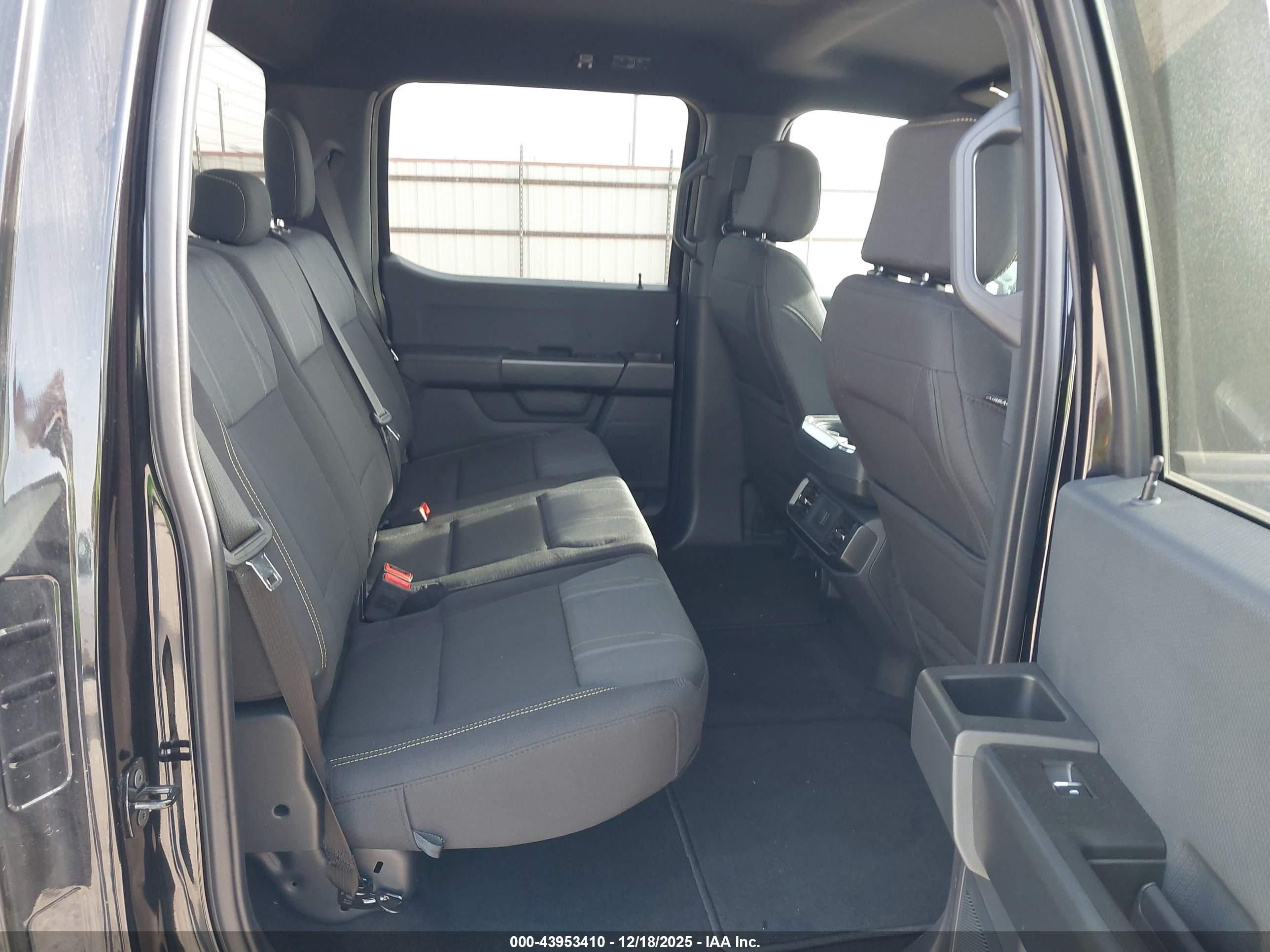 FORD F-150 image 8