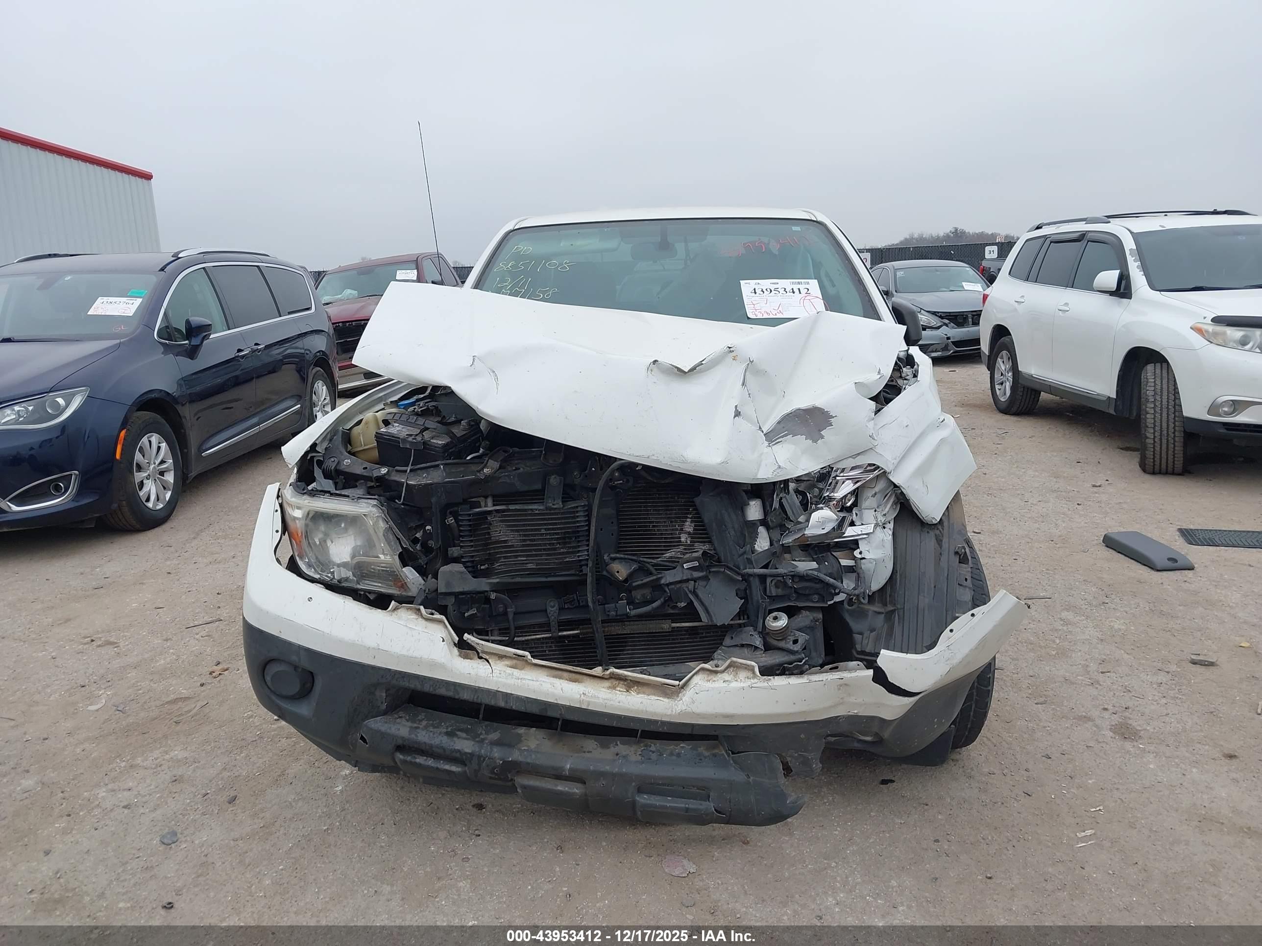 NISSAN FRONTIER image 6