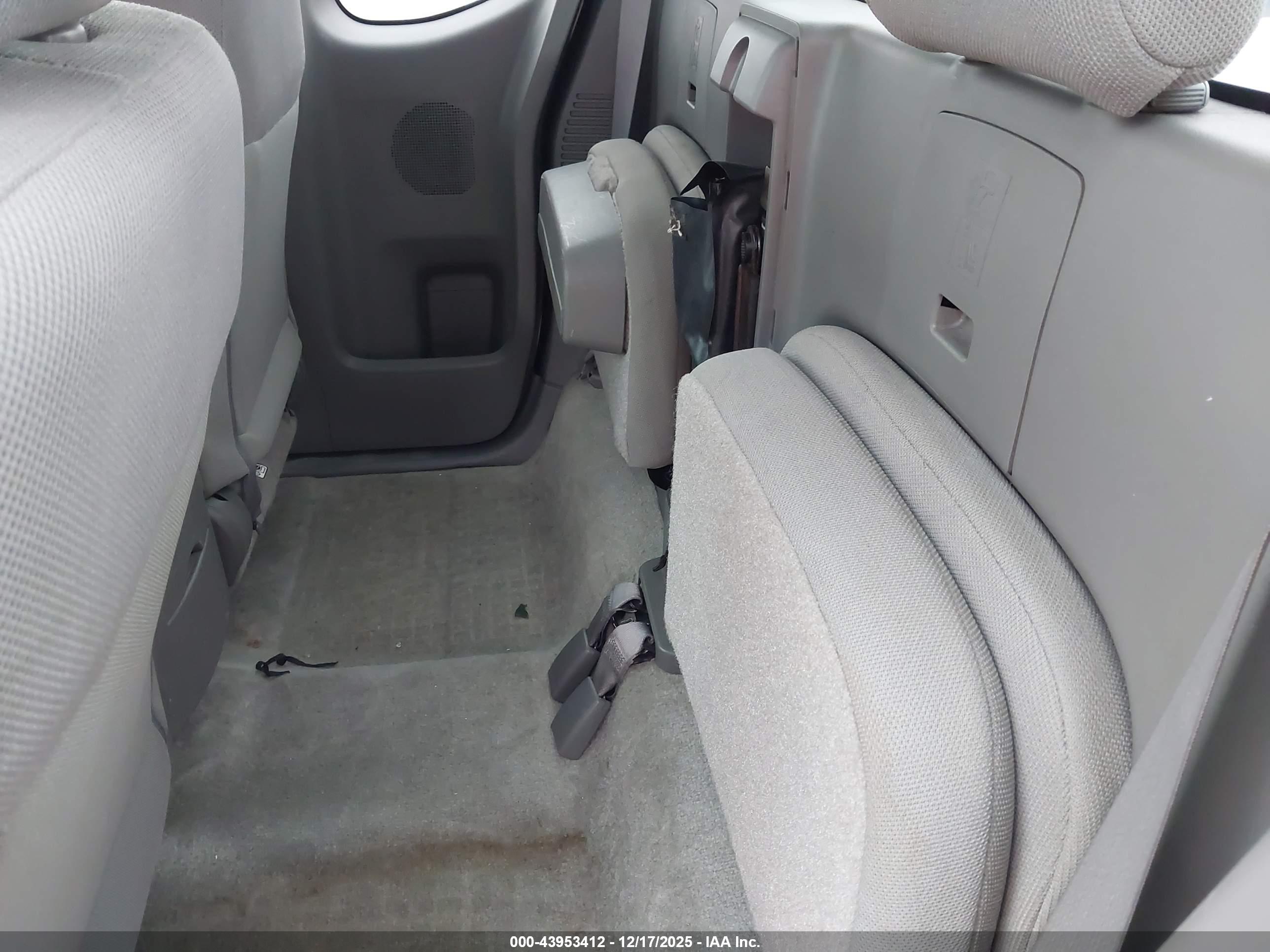 NISSAN FRONTIER image 8