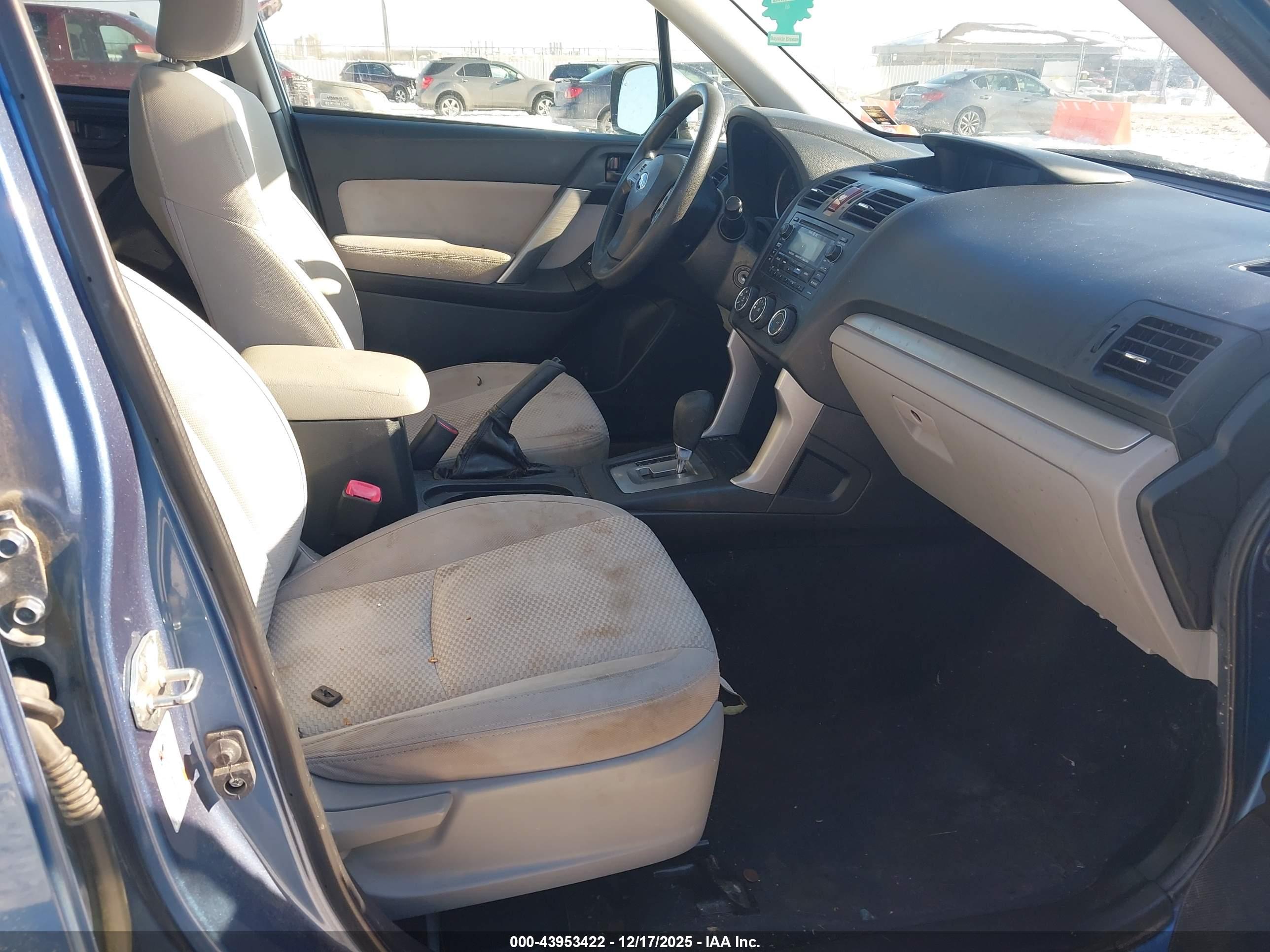 SUBARU FORESTER image 5