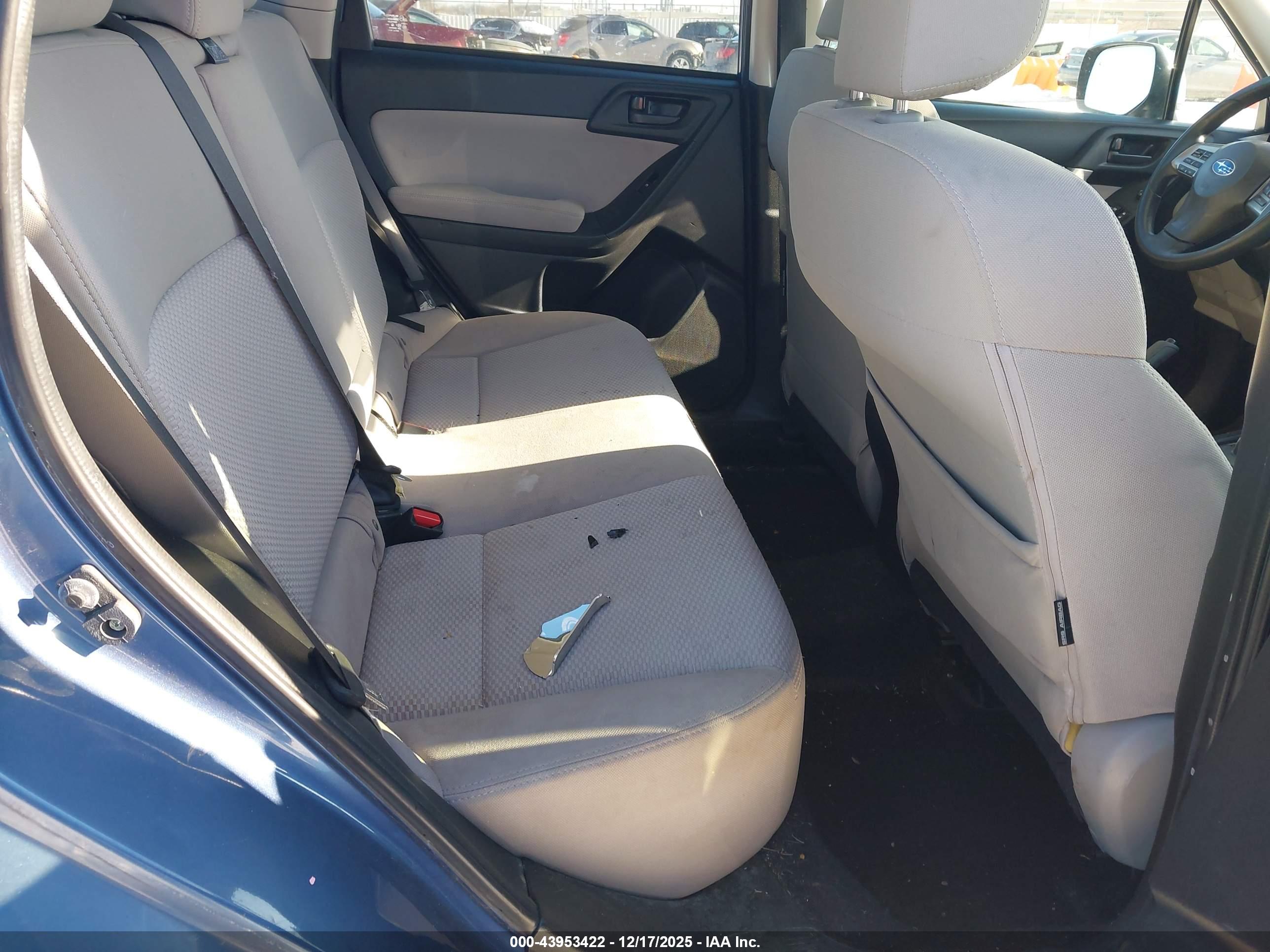 SUBARU FORESTER image 8