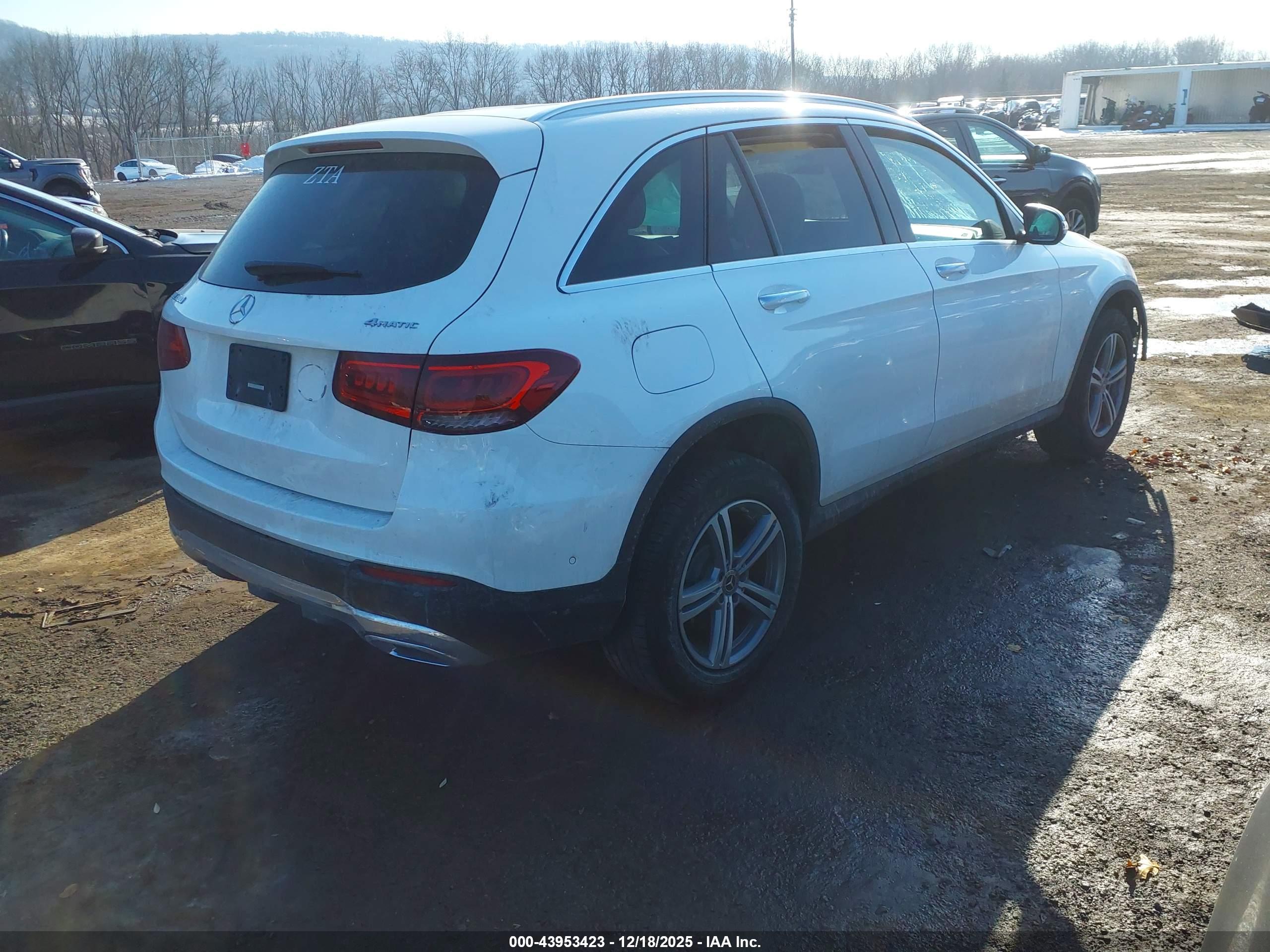 MERCEDES-BENZ GLC image 4