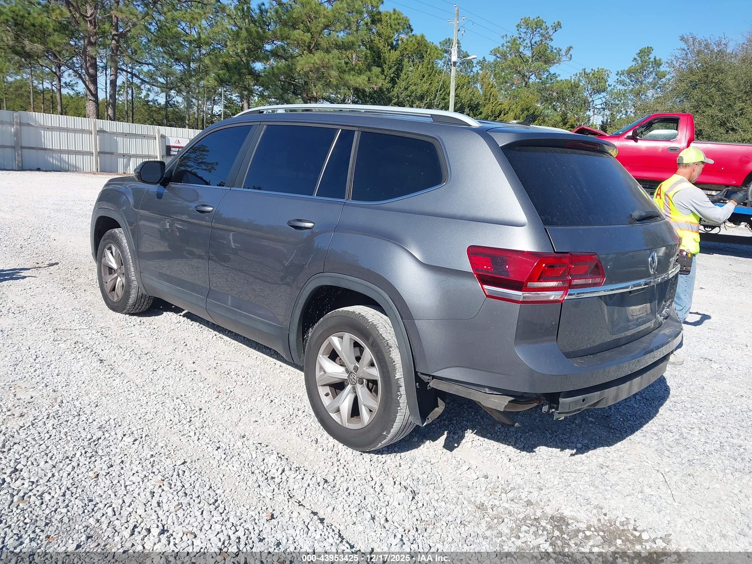 VOLKSWAGEN ATLAS image 3