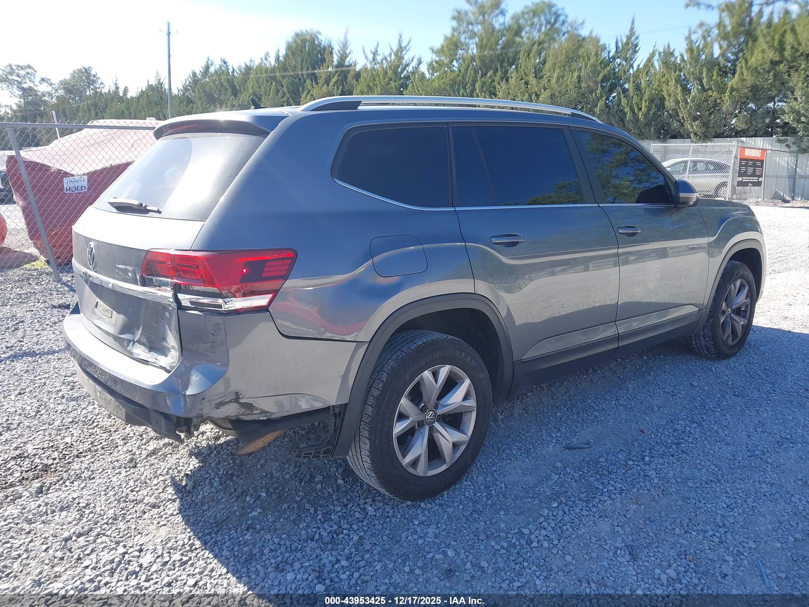 VOLKSWAGEN ATLAS image 4