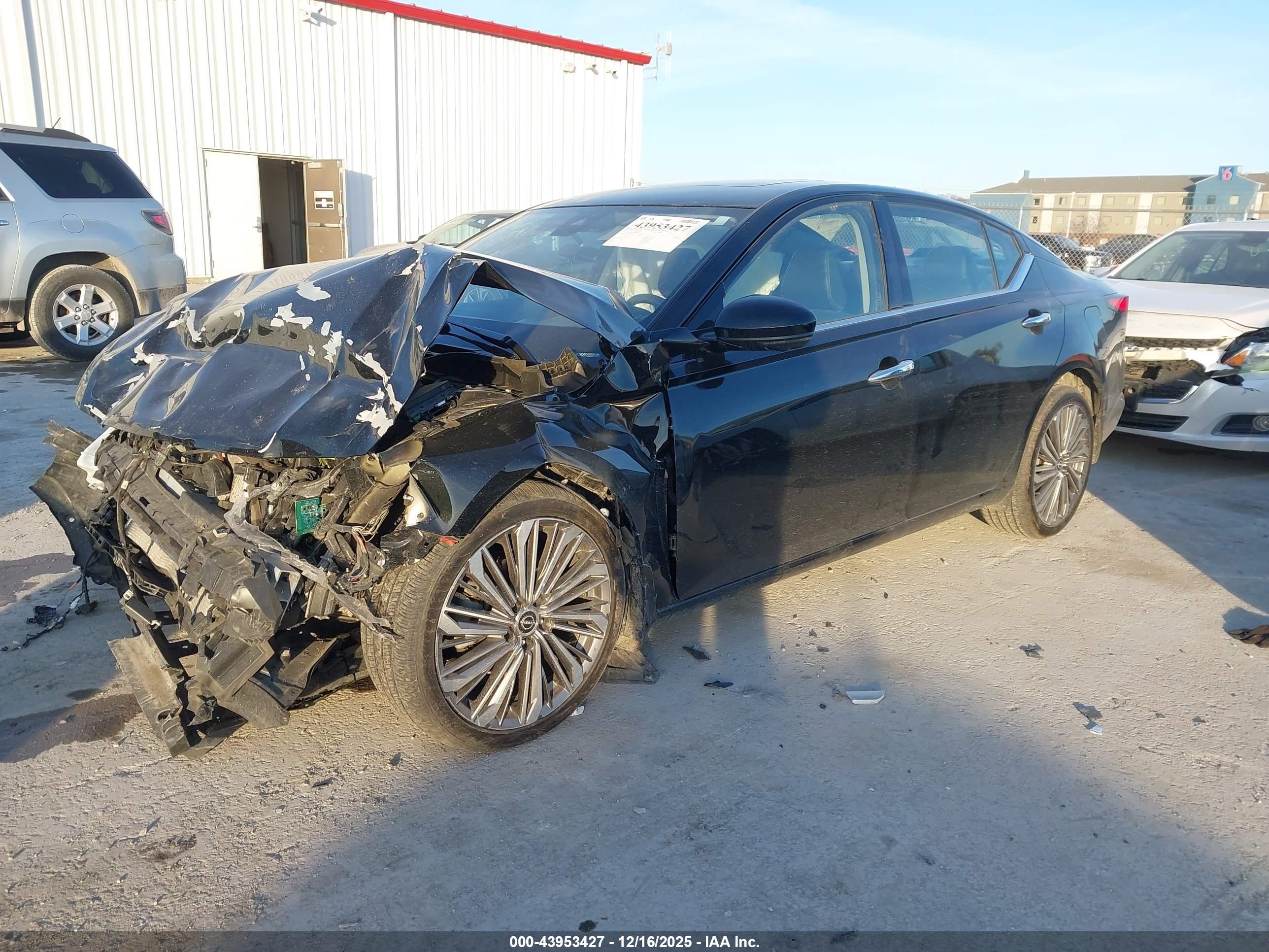 NISSAN ALTIMA image 2