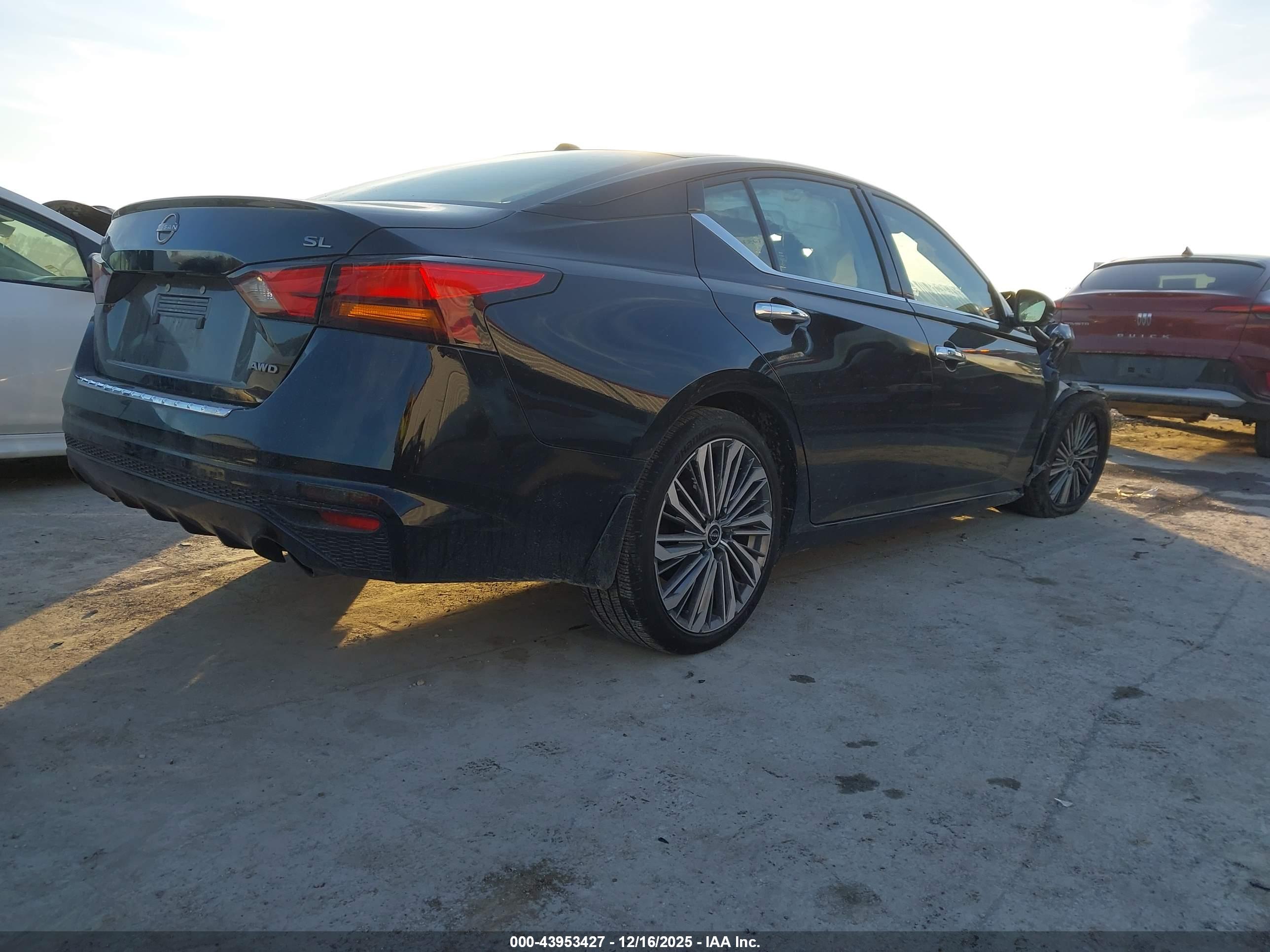 NISSAN ALTIMA image 4