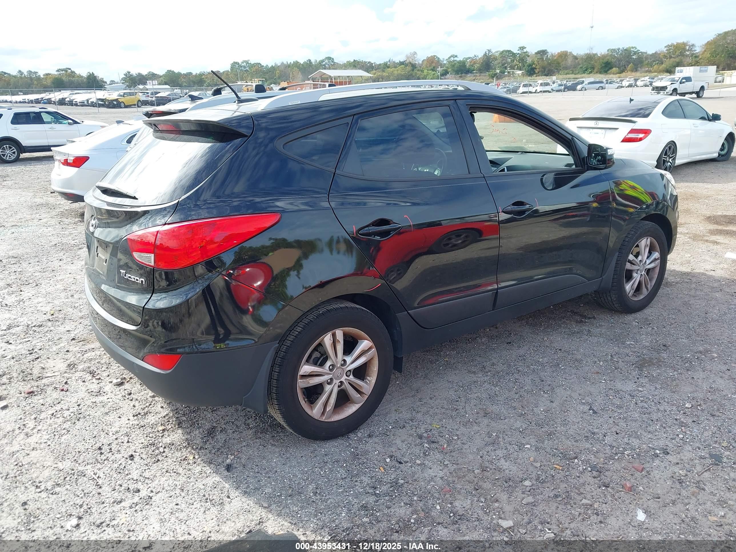 HYUNDAI TUCSON image 4