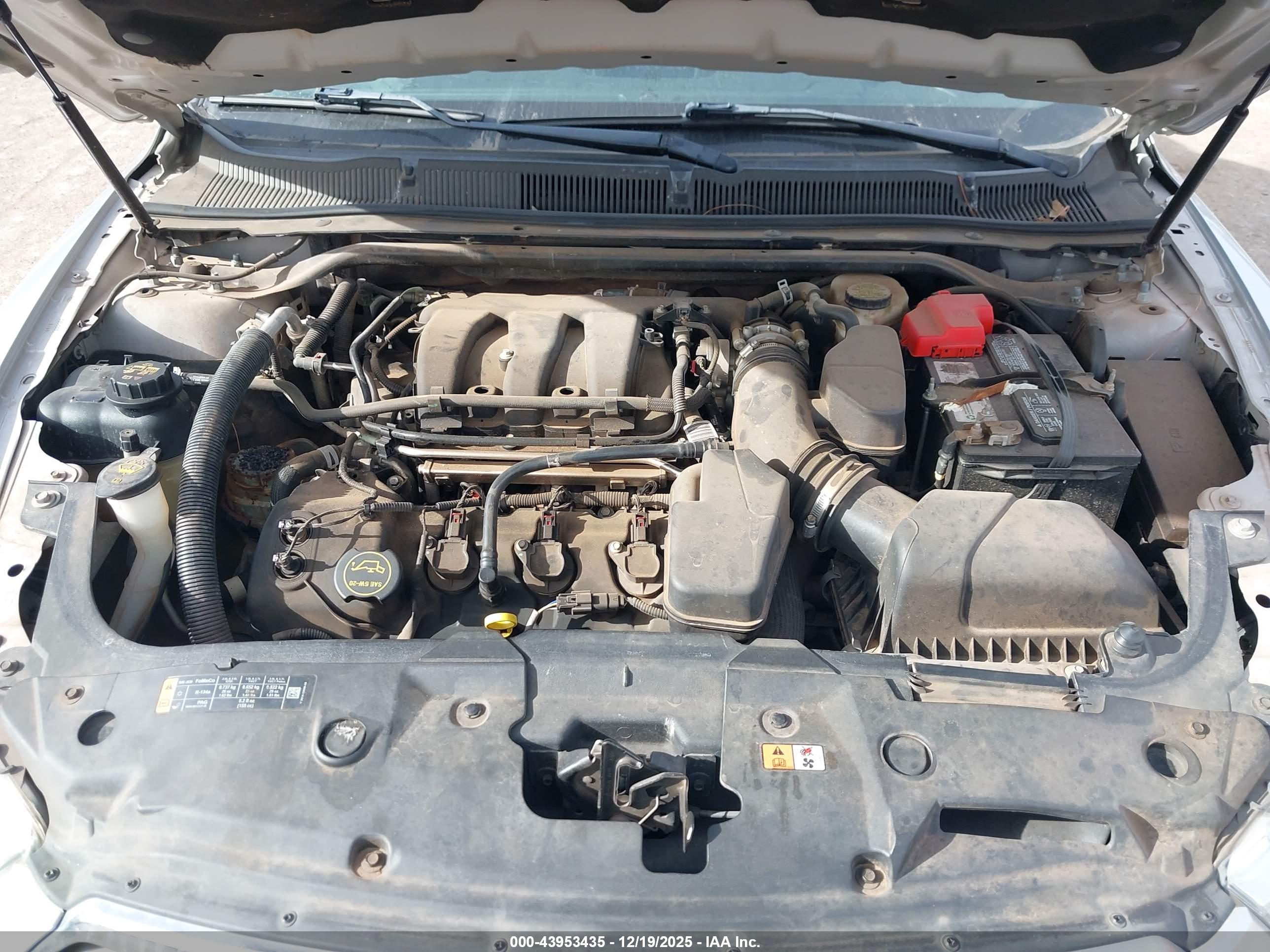 FORD TAURUS image 10