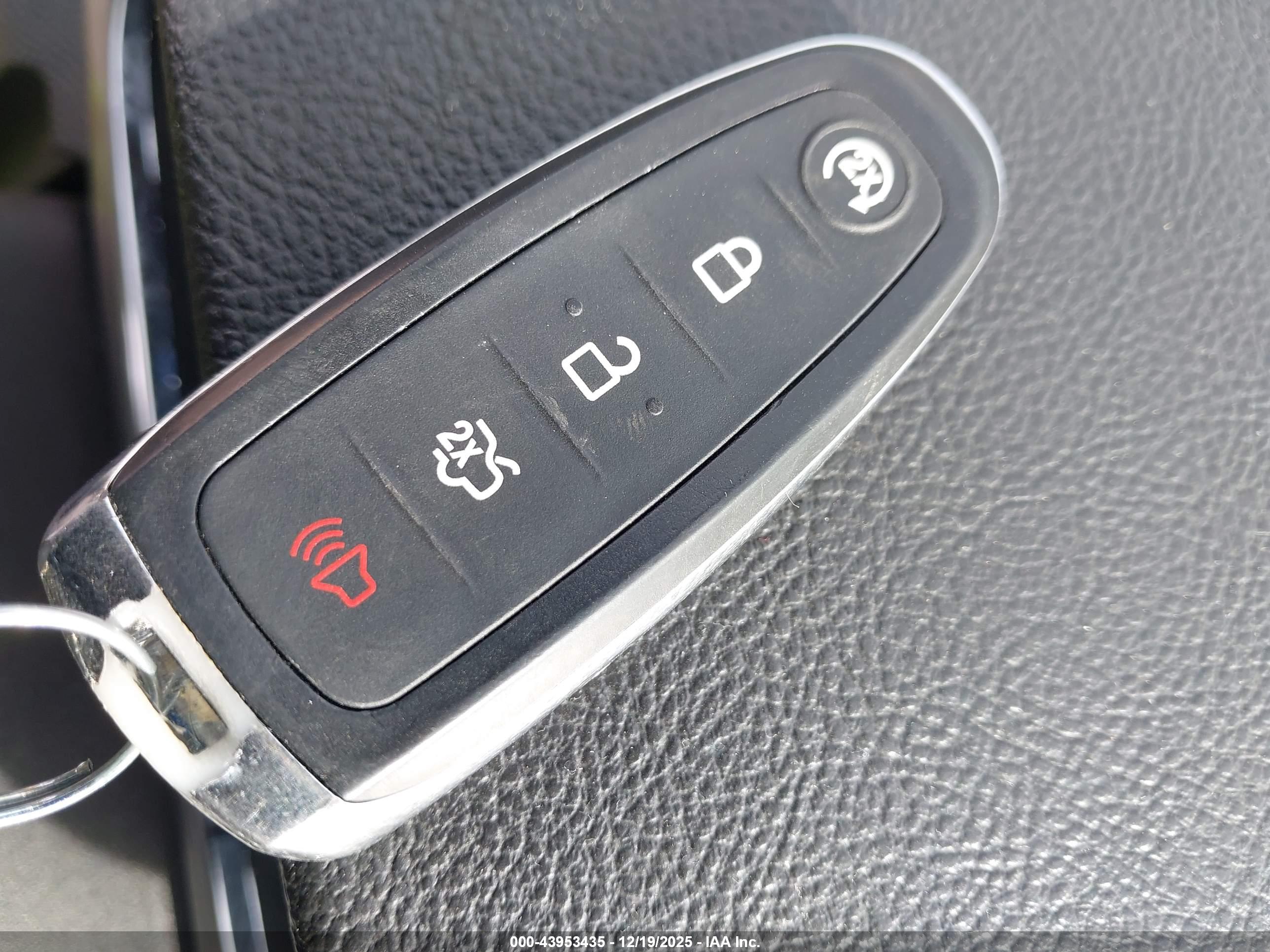 FORD TAURUS image 11
