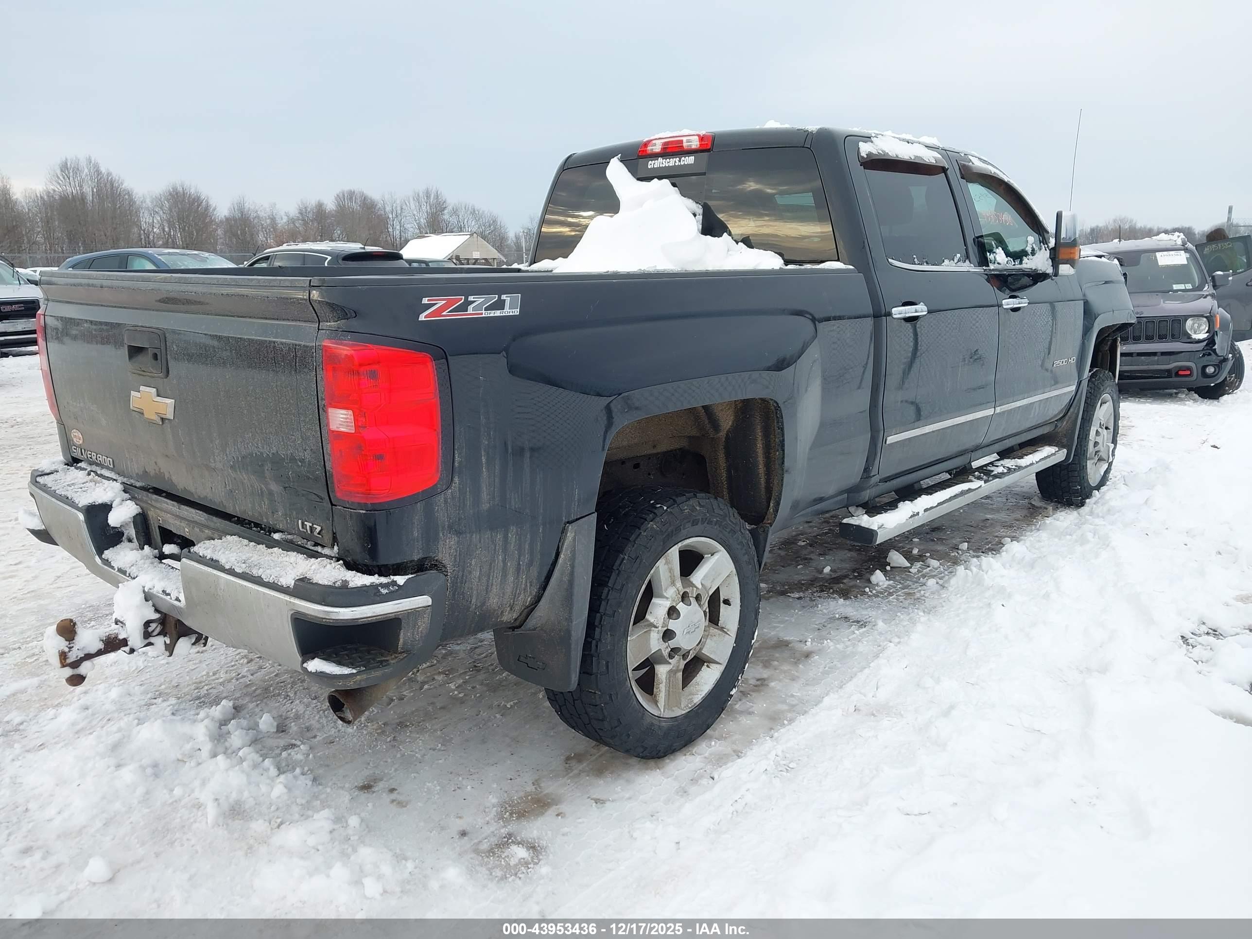 CHEVROLET SILVERADO image 4