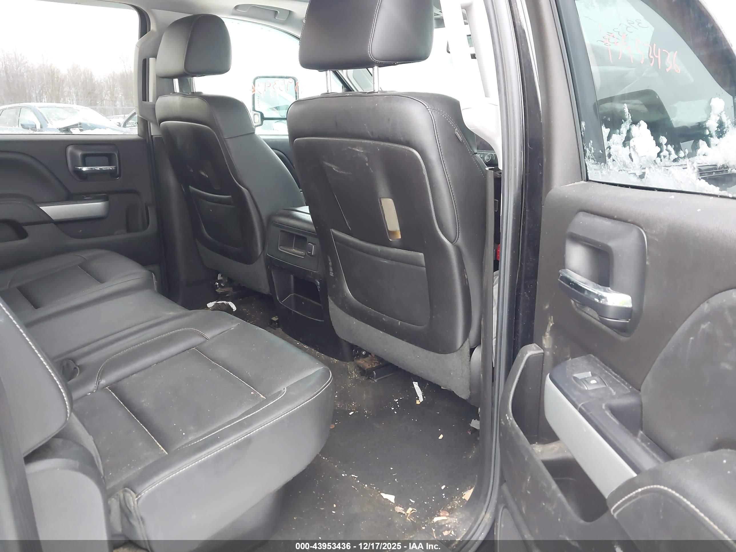 CHEVROLET SILVERADO image 8