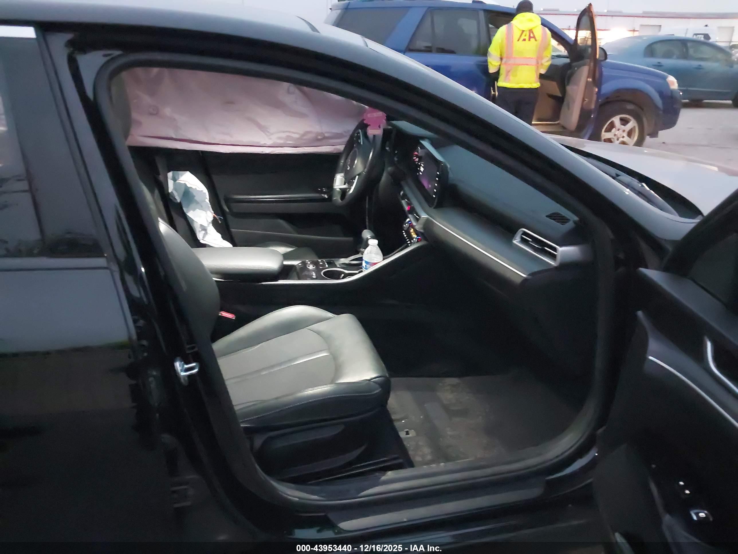 KIA K5 image 5