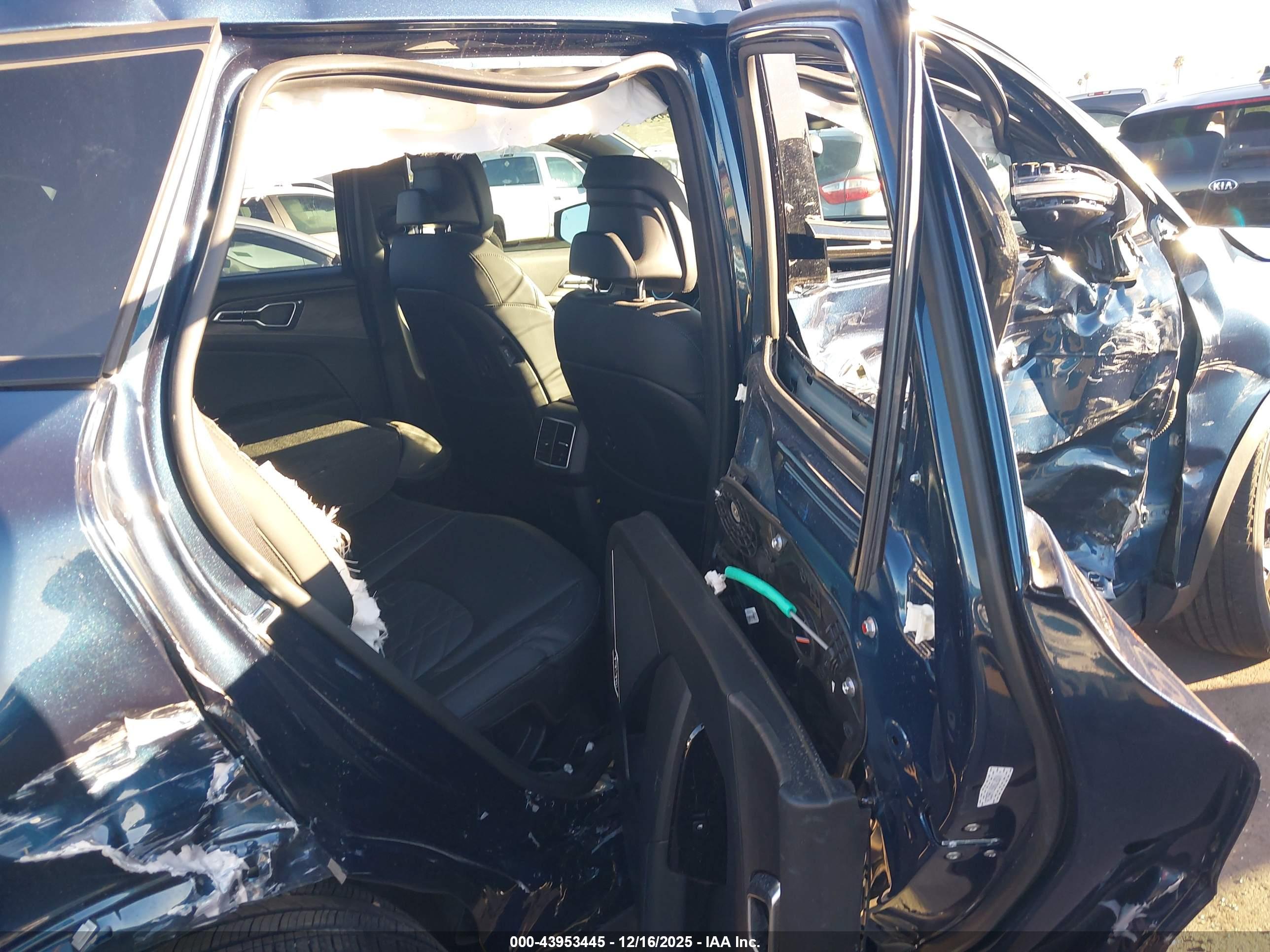 KIA SPORTAGE image 8