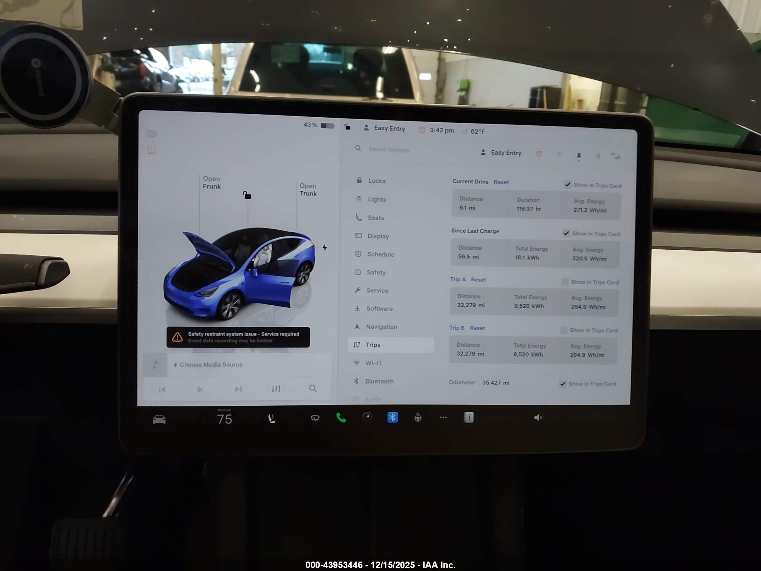 TESLA MODEL image 7