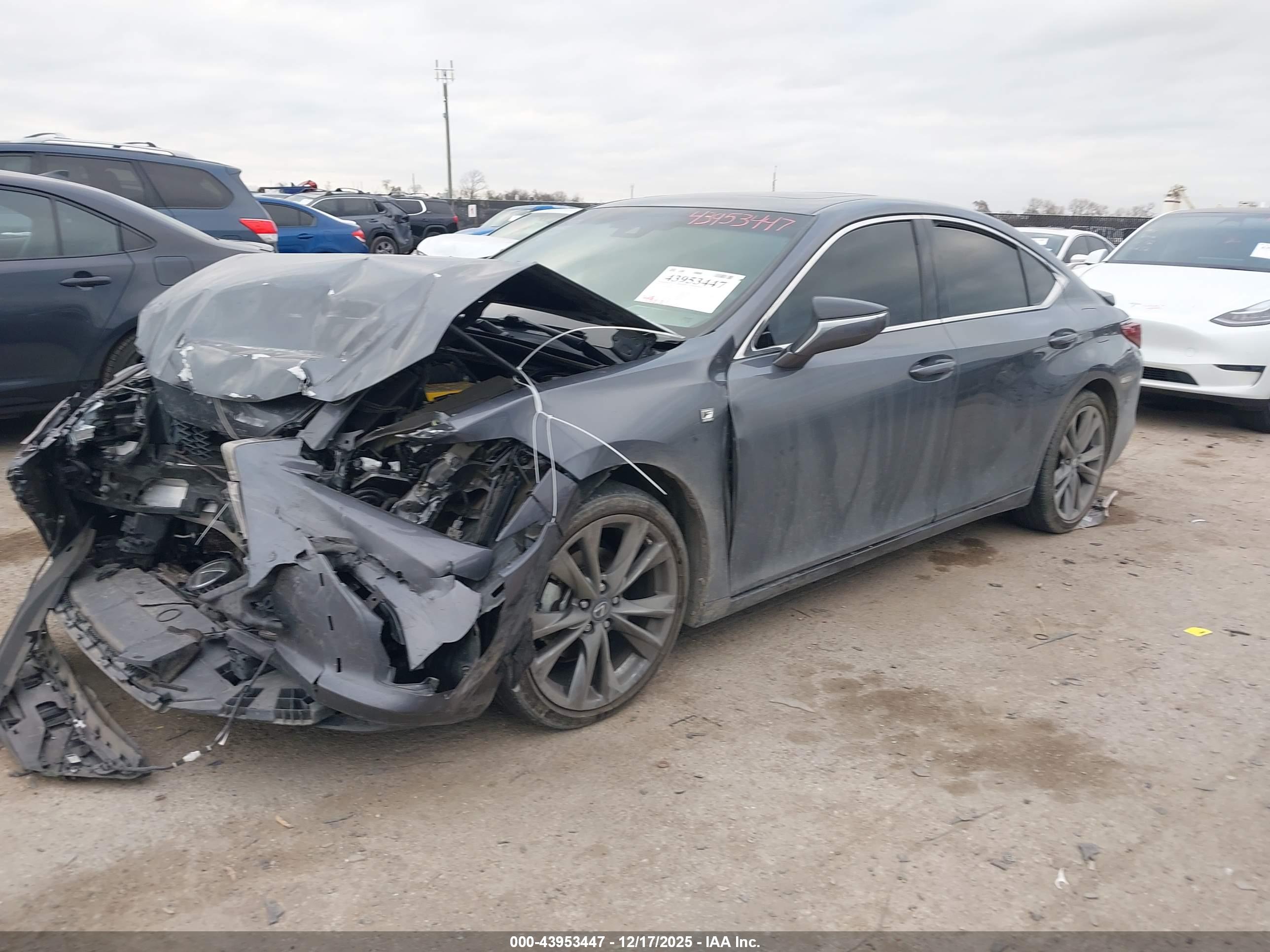 LEXUS ES image 2