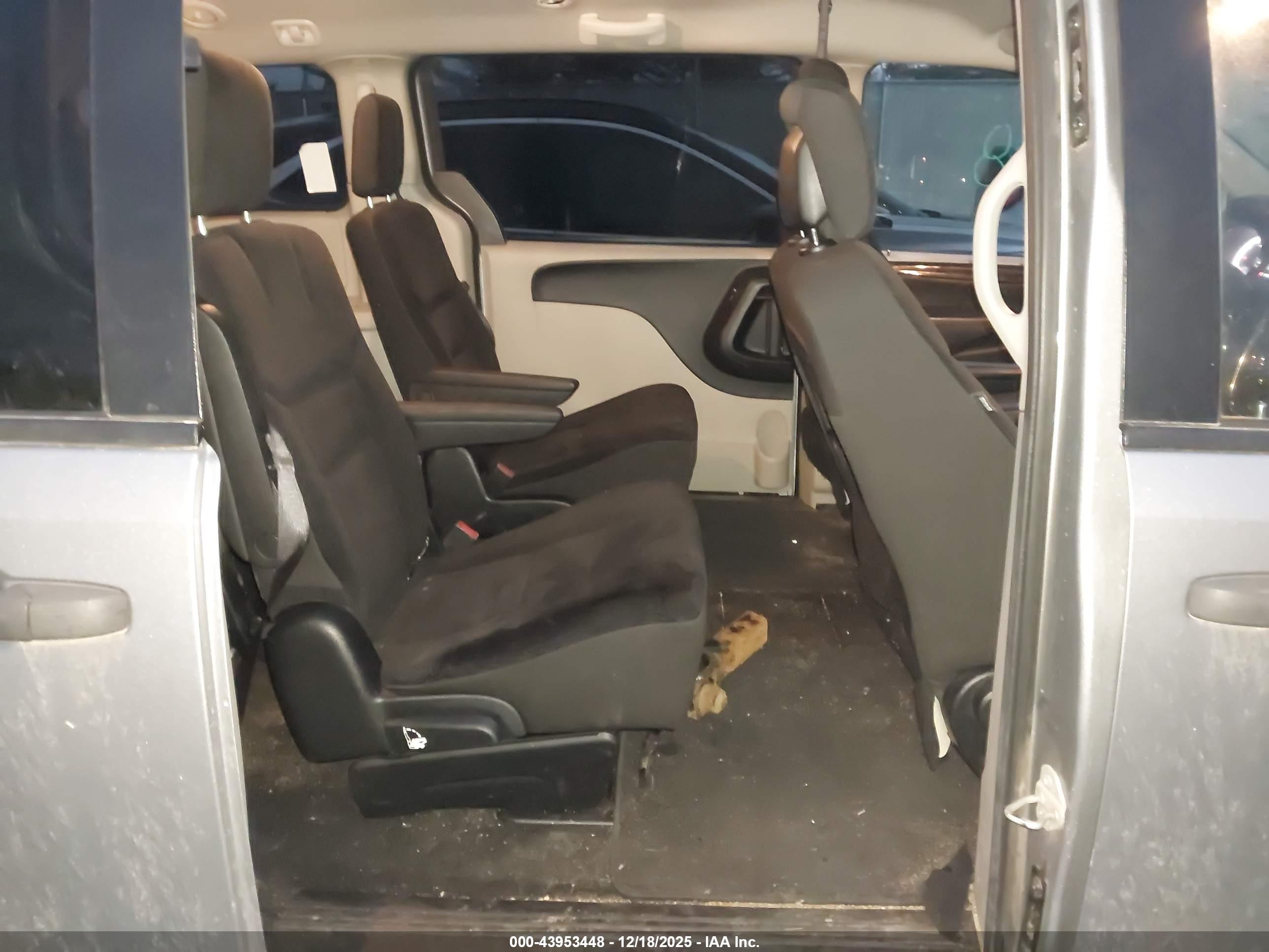 DODGE GRAND image 8