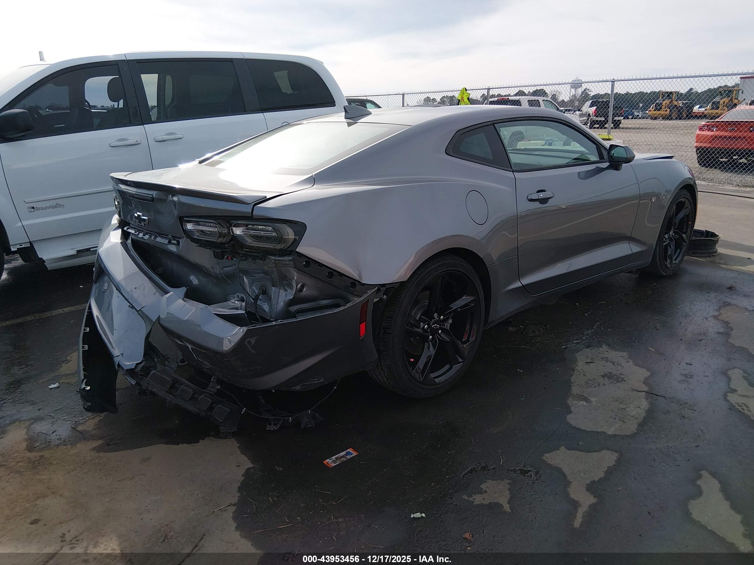 CHEVROLET CAMARO image 4