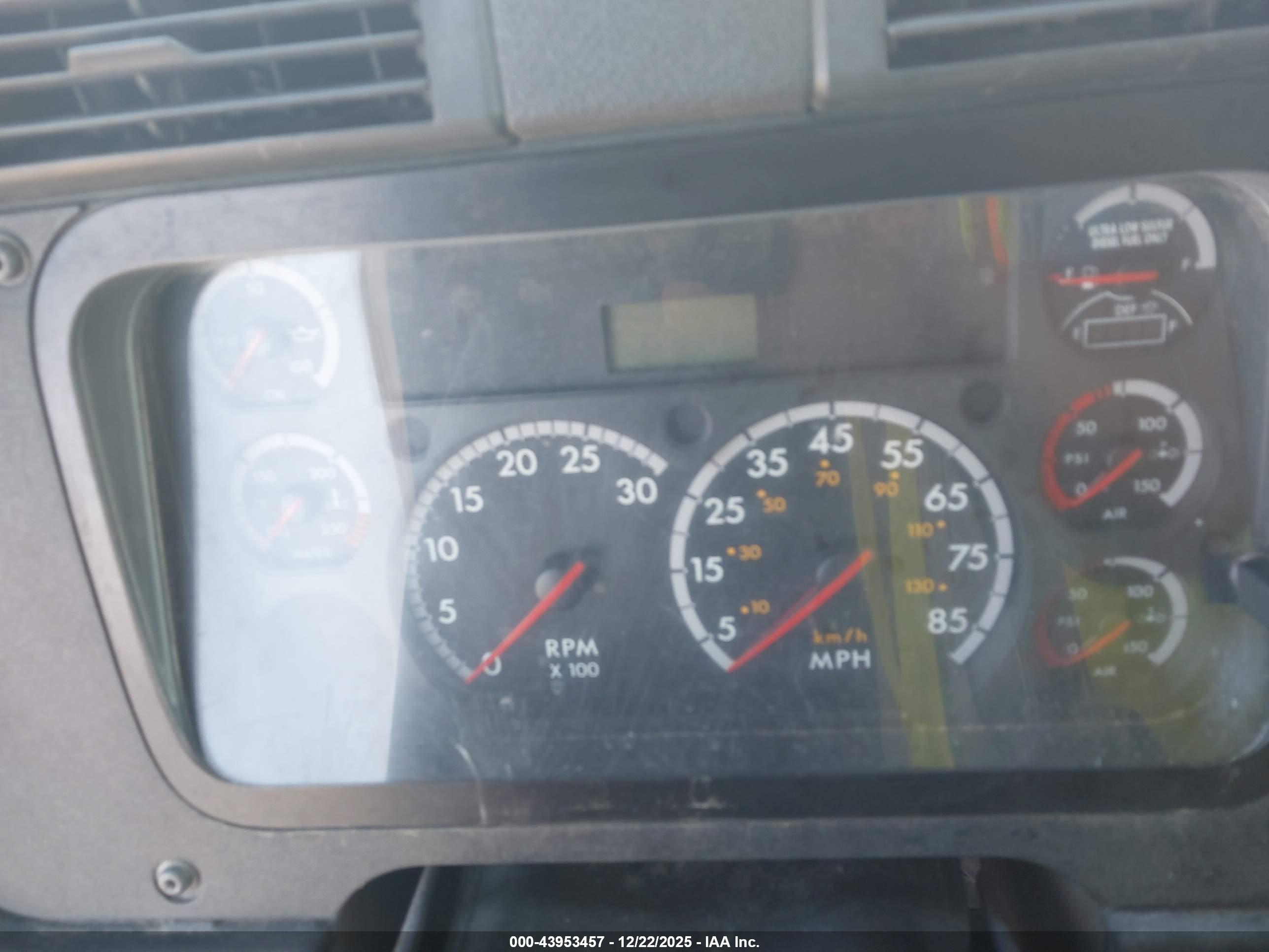 FREIGHTLINER CASCADIA image 6
