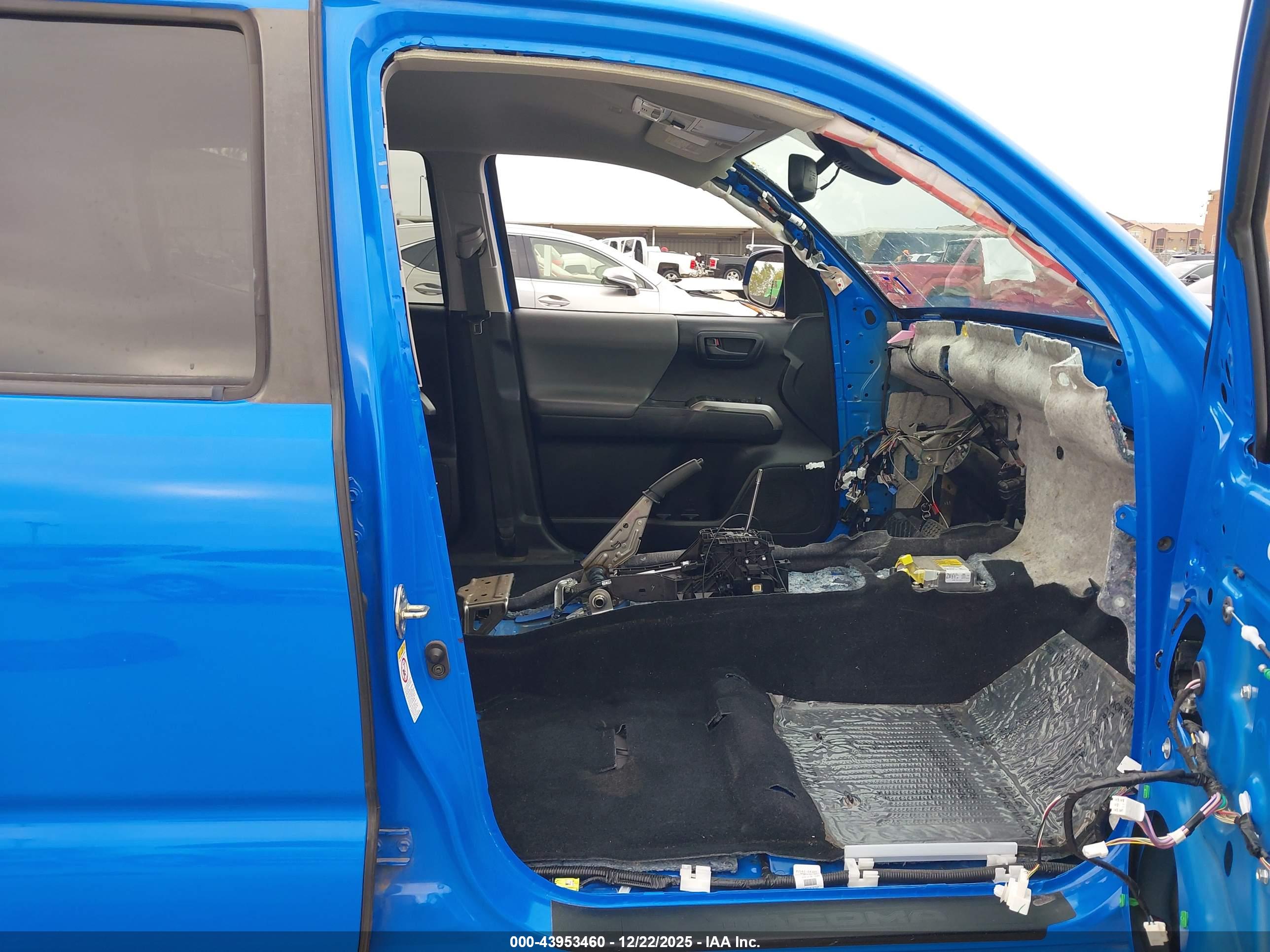 TOYOTA TACOMA image 5