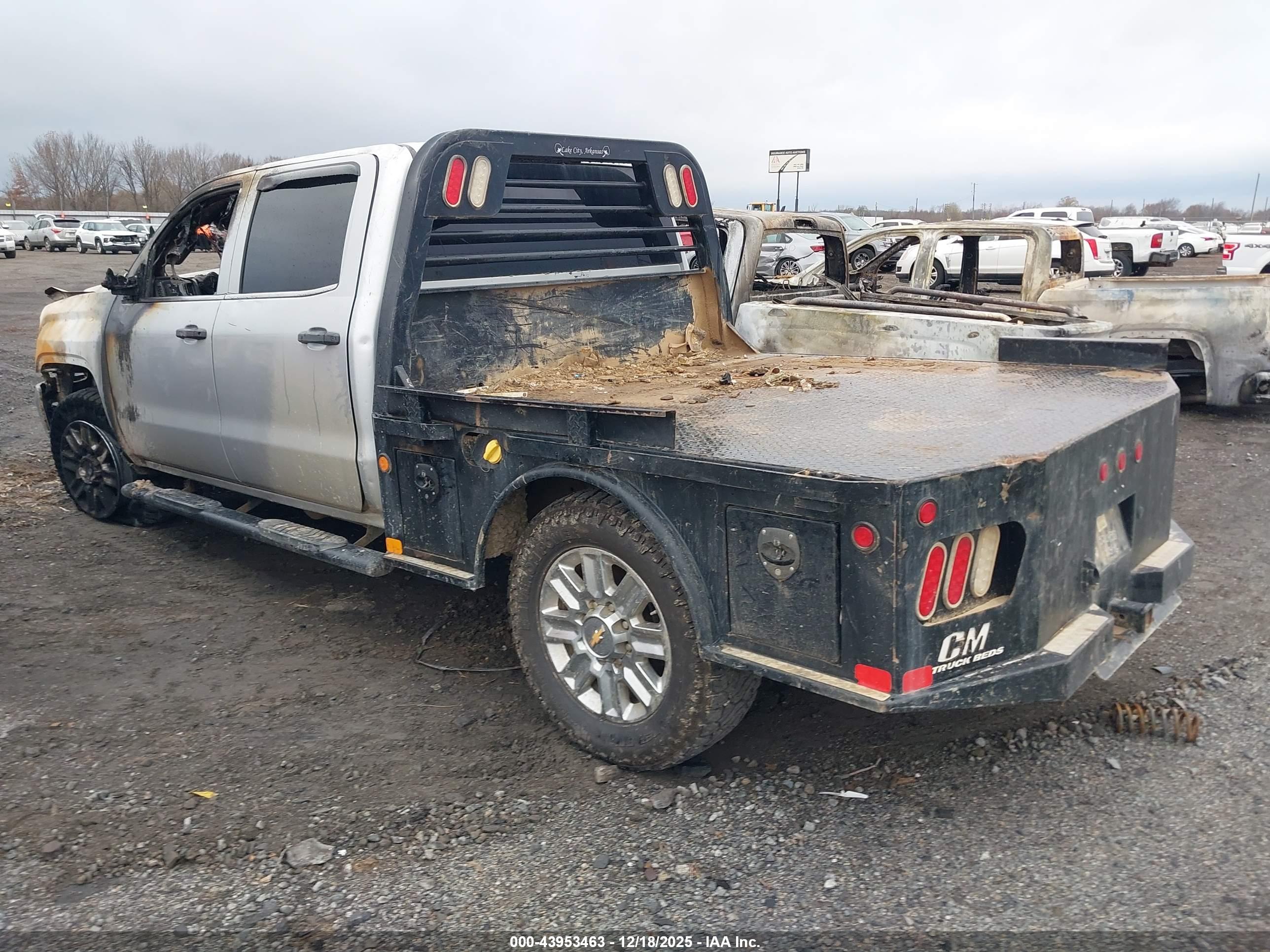 GMC SIERRA image 3