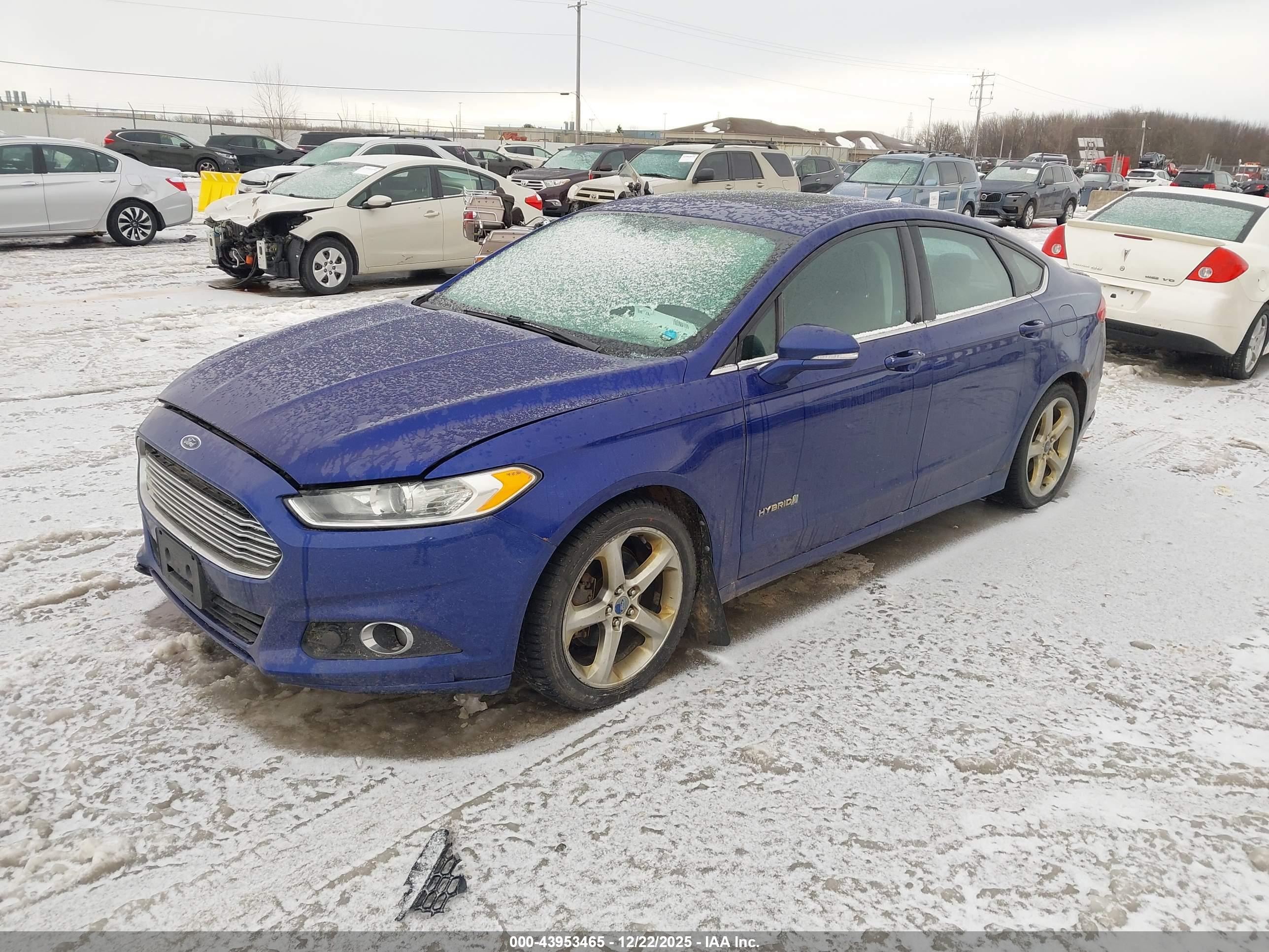 FORD FUSION image 2