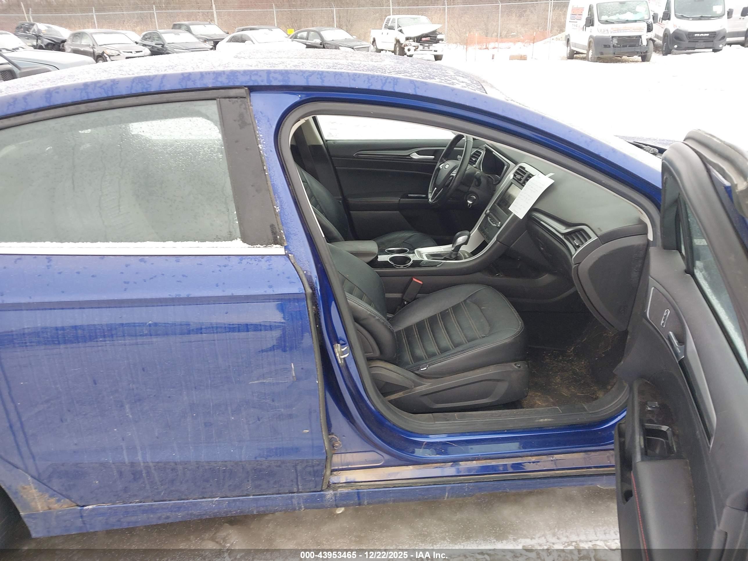 FORD FUSION image 5