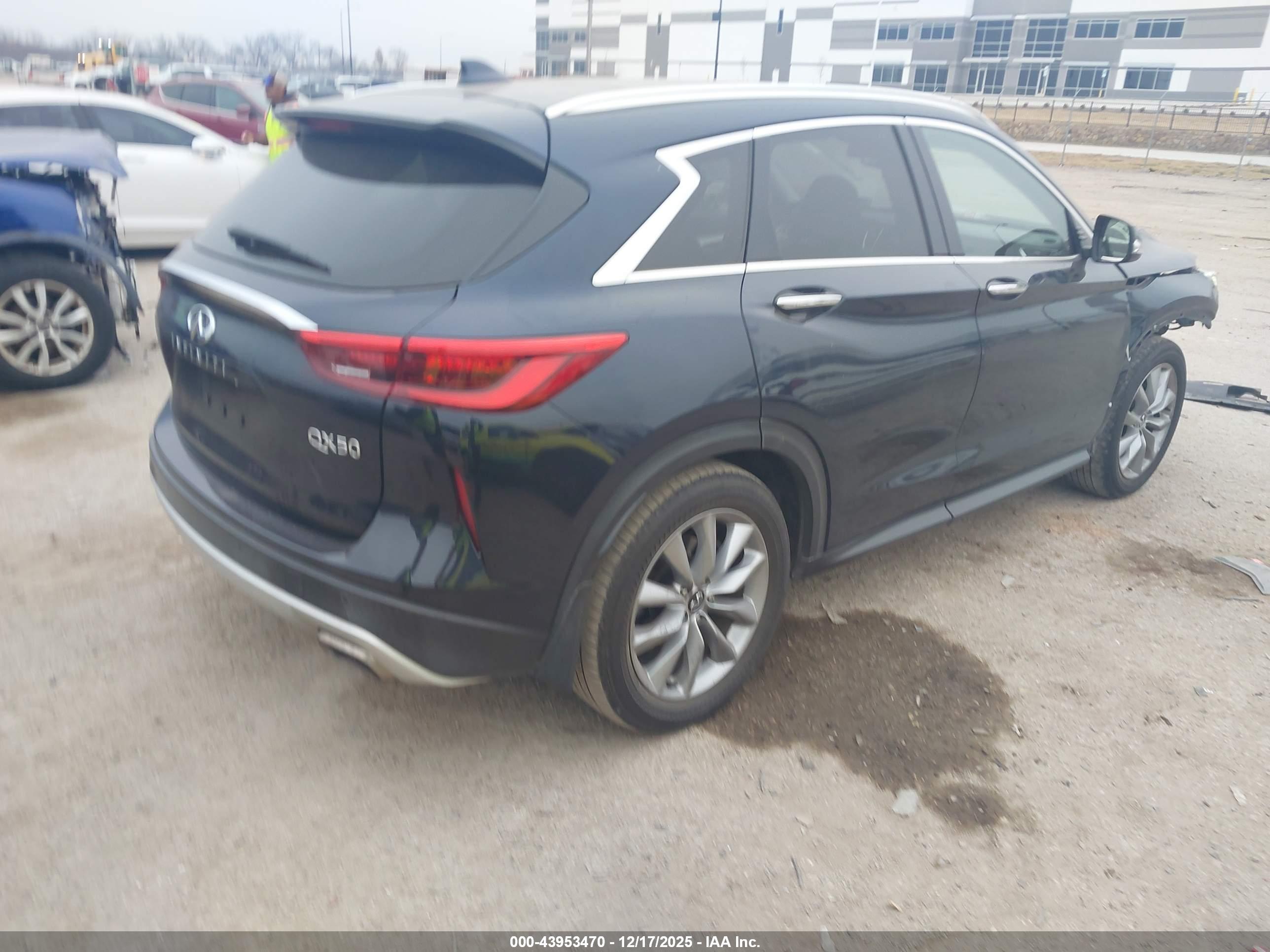 INFINITI QX50 image 4